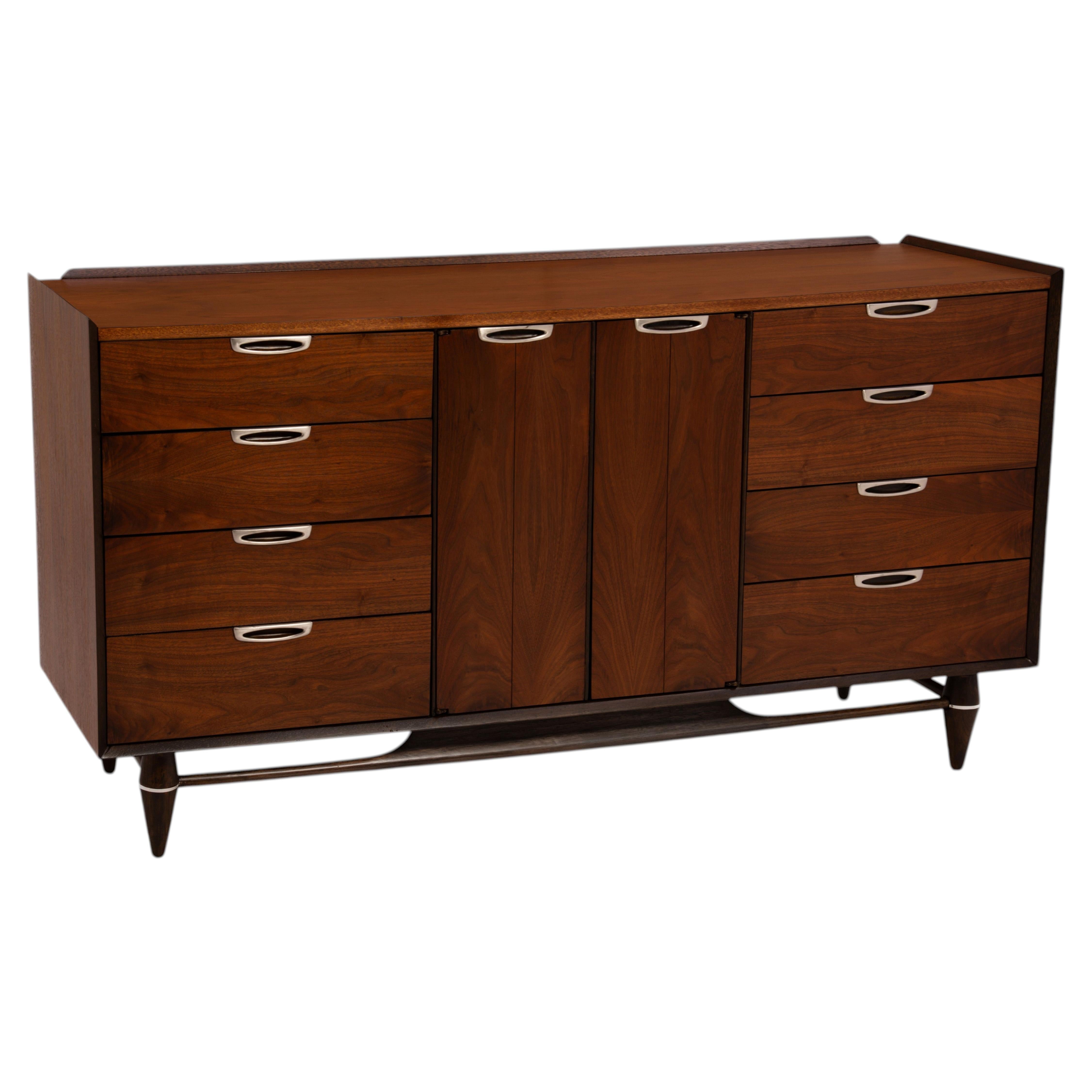 Broyhill Case Pieces and Storage Cabinets - 32 For Sale at 1stDibs