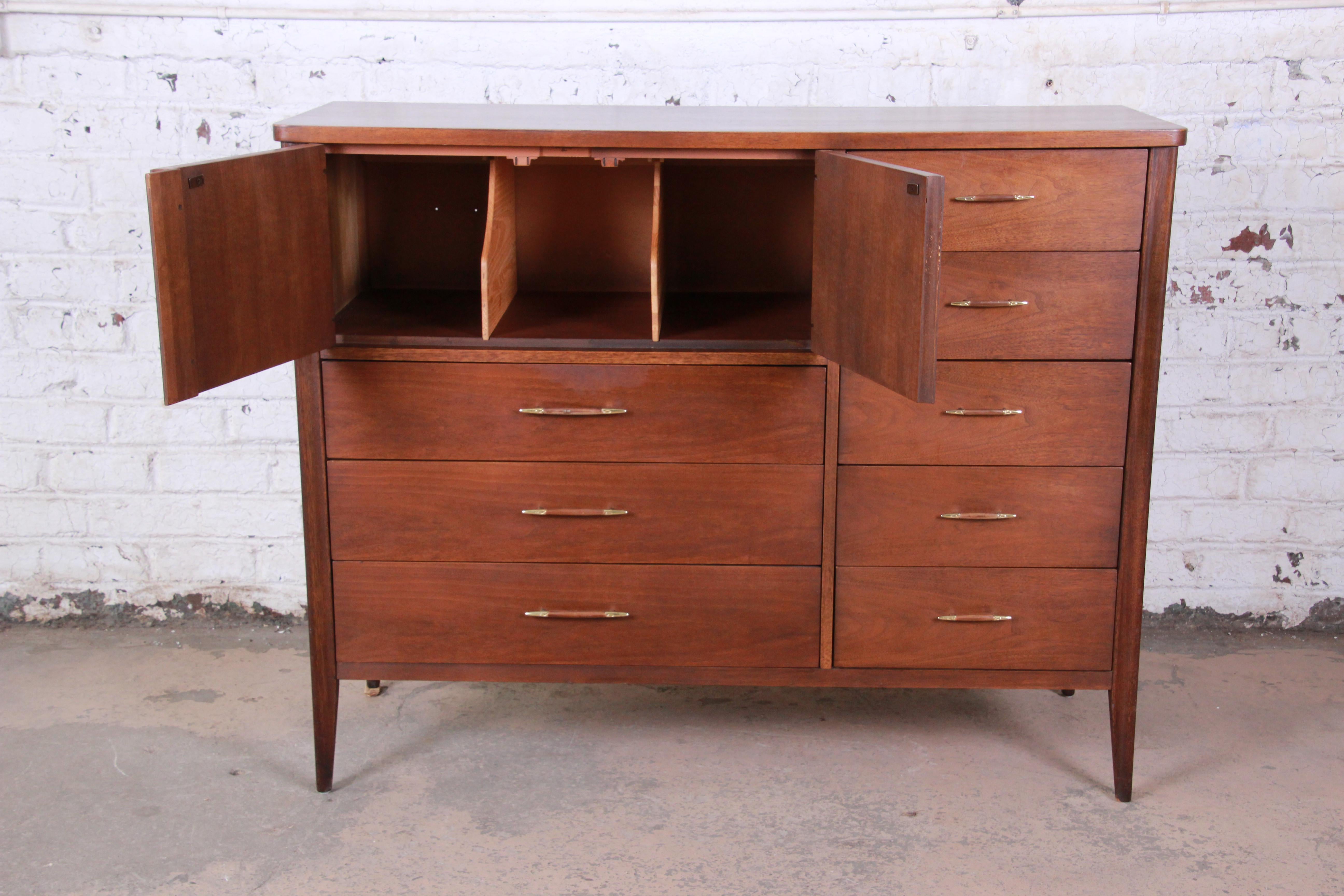A rare and outstanding Mid-Century Modern walnut 