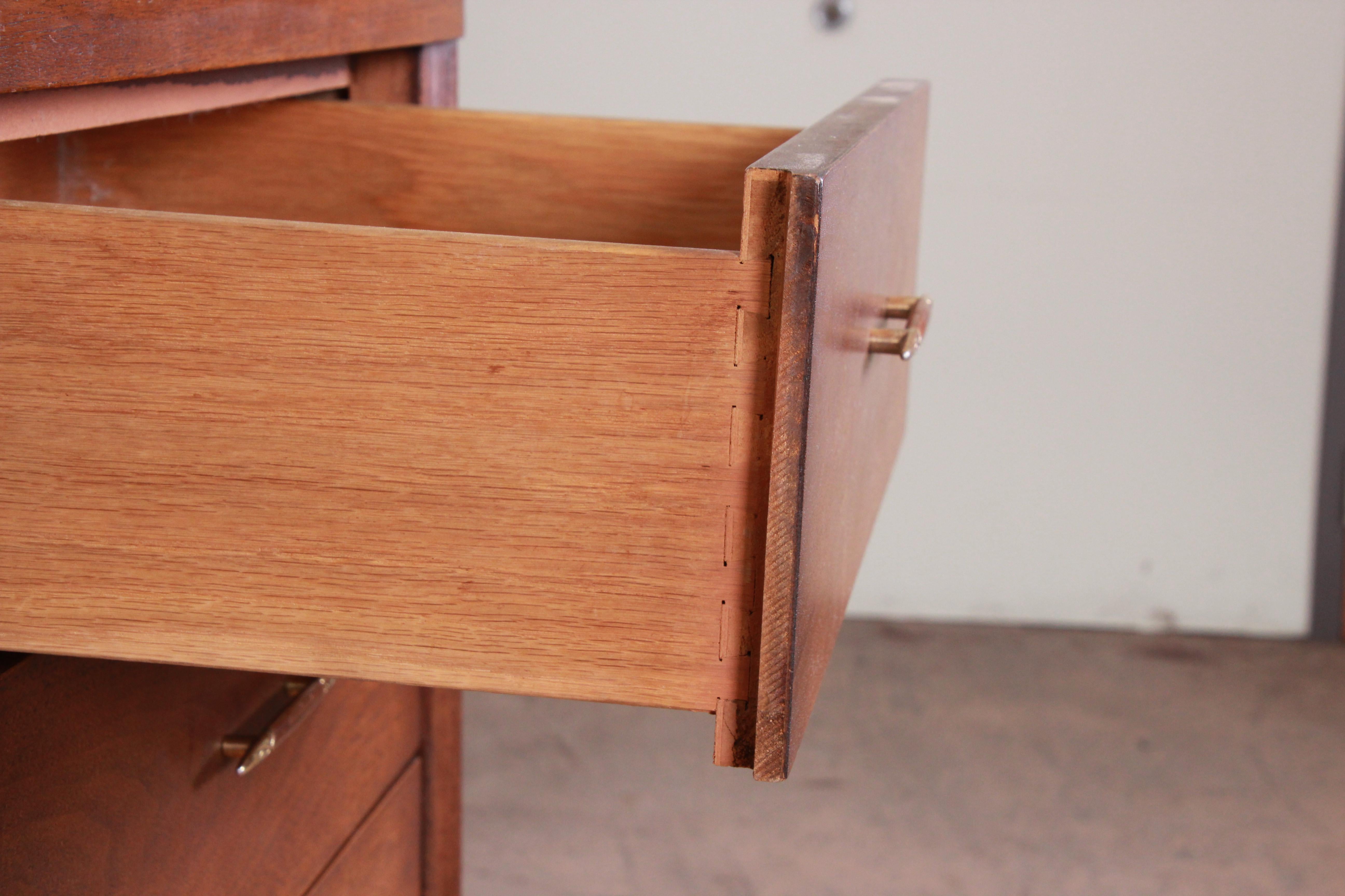 Mid-20th Century Broyhill Saga Mid-Century Modern Walnut Magna Gentleman's Chest, 1960s