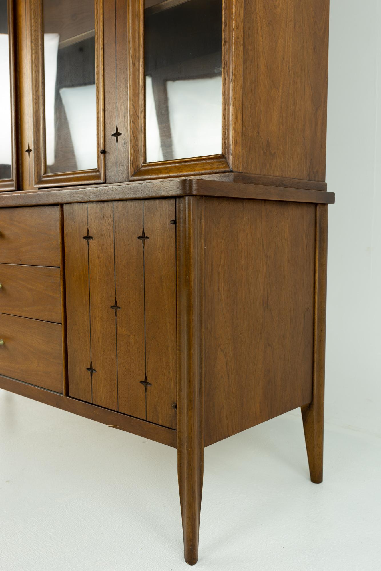 Late 20th Century Broyhill Saga Mid Century Walnut Credenza Buffet and Hutch