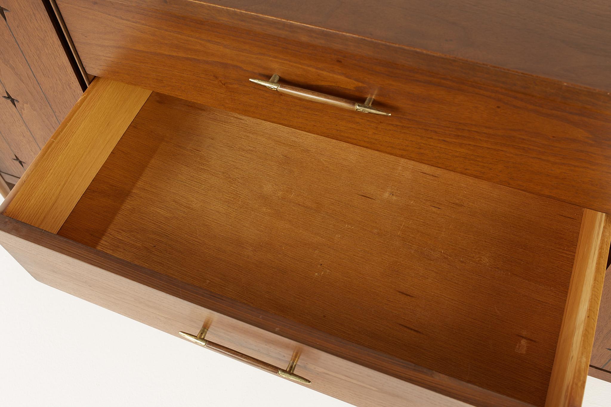 Broyhill Saga Mid Century Walnut Sideboard Credenza 4