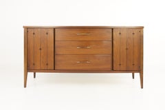 Broyhill Saga Mid Century Walnut Sideboard Credenza