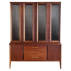 Broyhill Saga Vintage Mid Century Modern China Cabinet c. 1960s