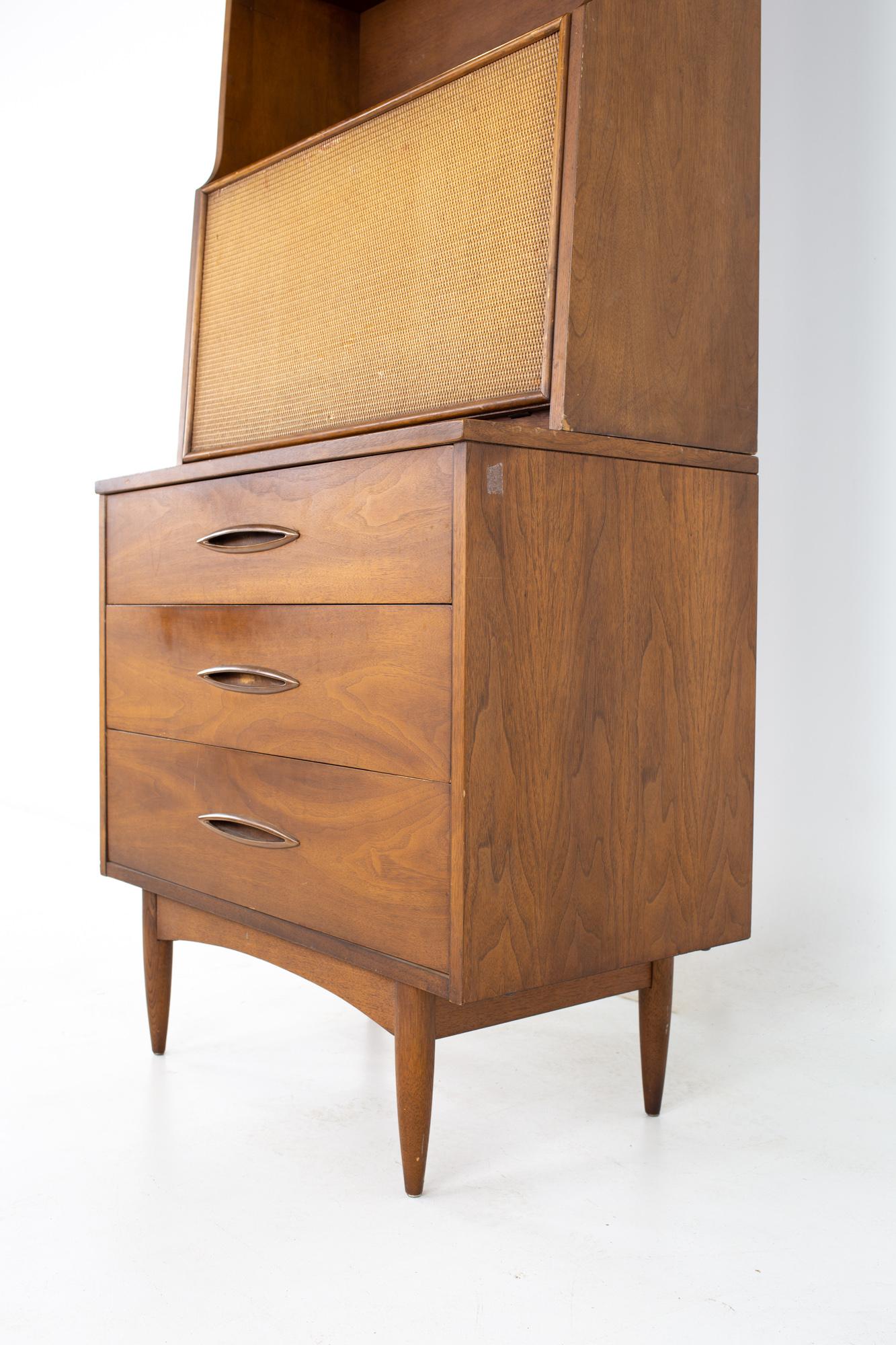 Broyhill Sculptra Brutalist Mid Century Bar Buffet and Hutch 1