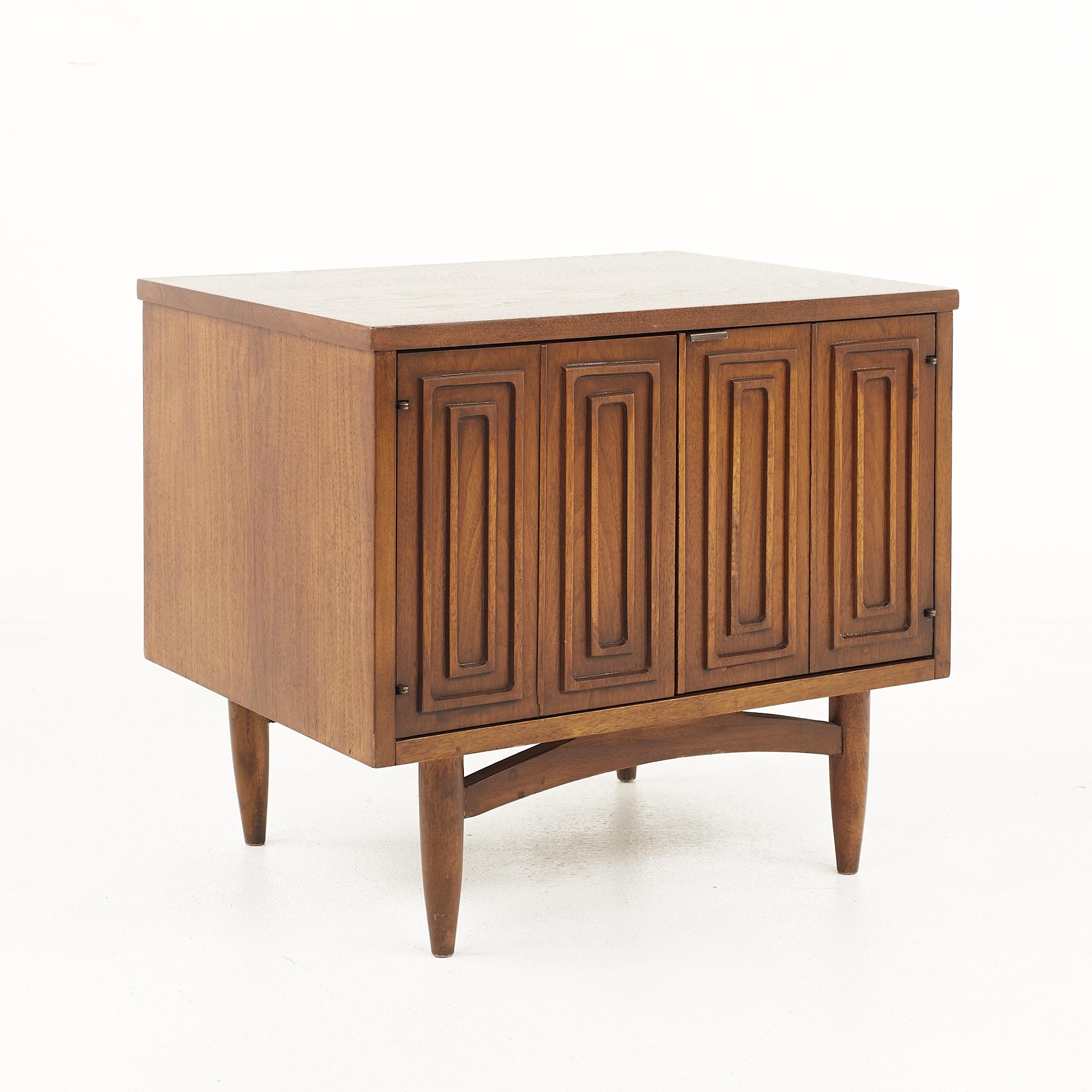 Mid-Century Modern Broyhill Sculptra Brutalist Mid-Century Walnut Commode Nightstands, a Pair For Sale