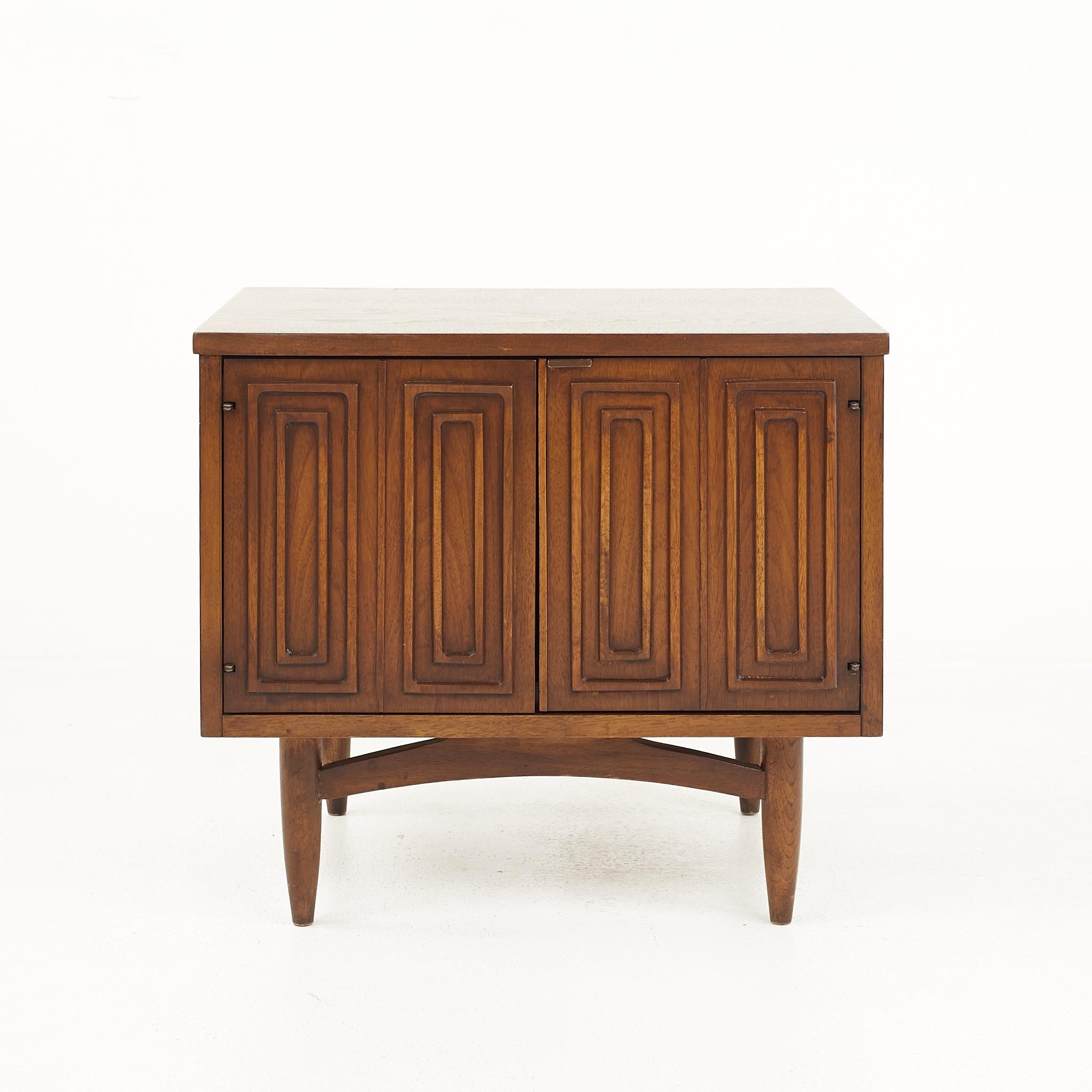 American Broyhill Sculptra Brutalist Mid-Century Walnut Commode Nightstands, a Pair For Sale