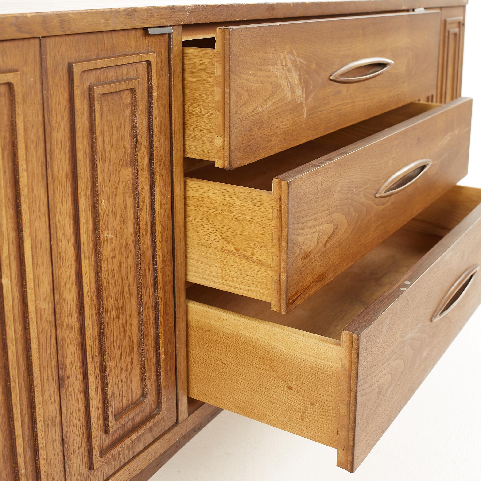 Broyhill Sculptra Brutalist Mid Century Walnut Credenza 3
