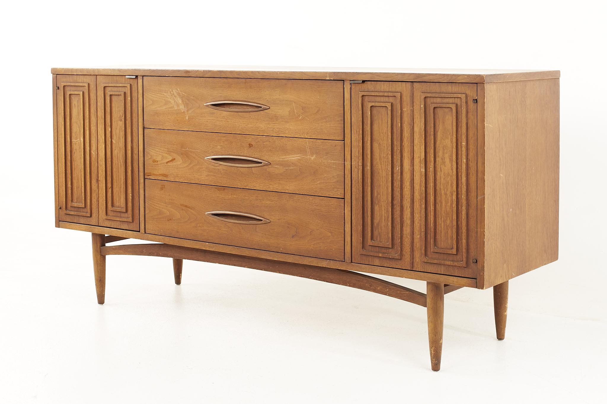 broyhill sculptra credenza