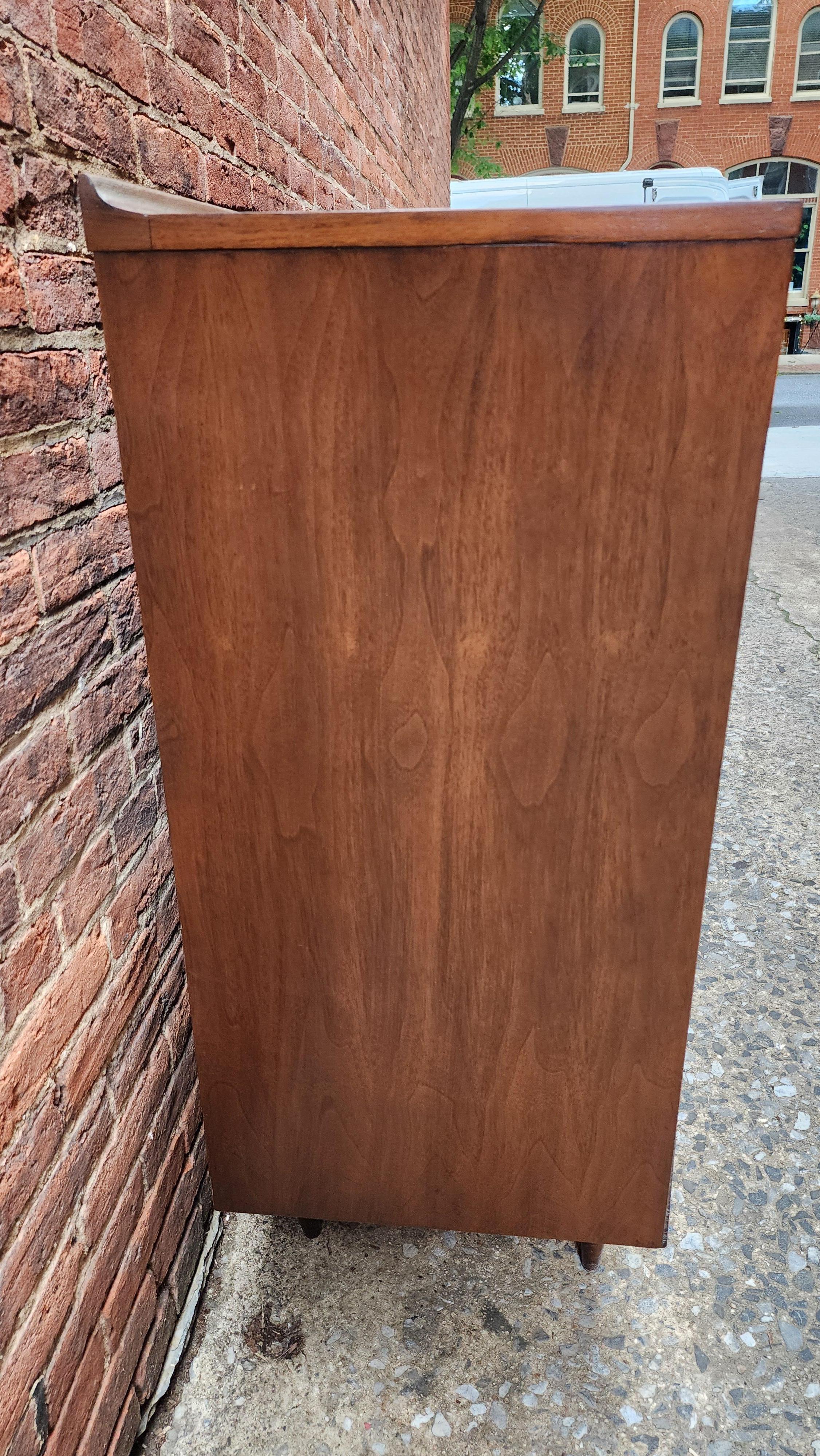 Broyhill Sculptra Magna Chest Tall Dresser Mid-Century Modern For Sale 3