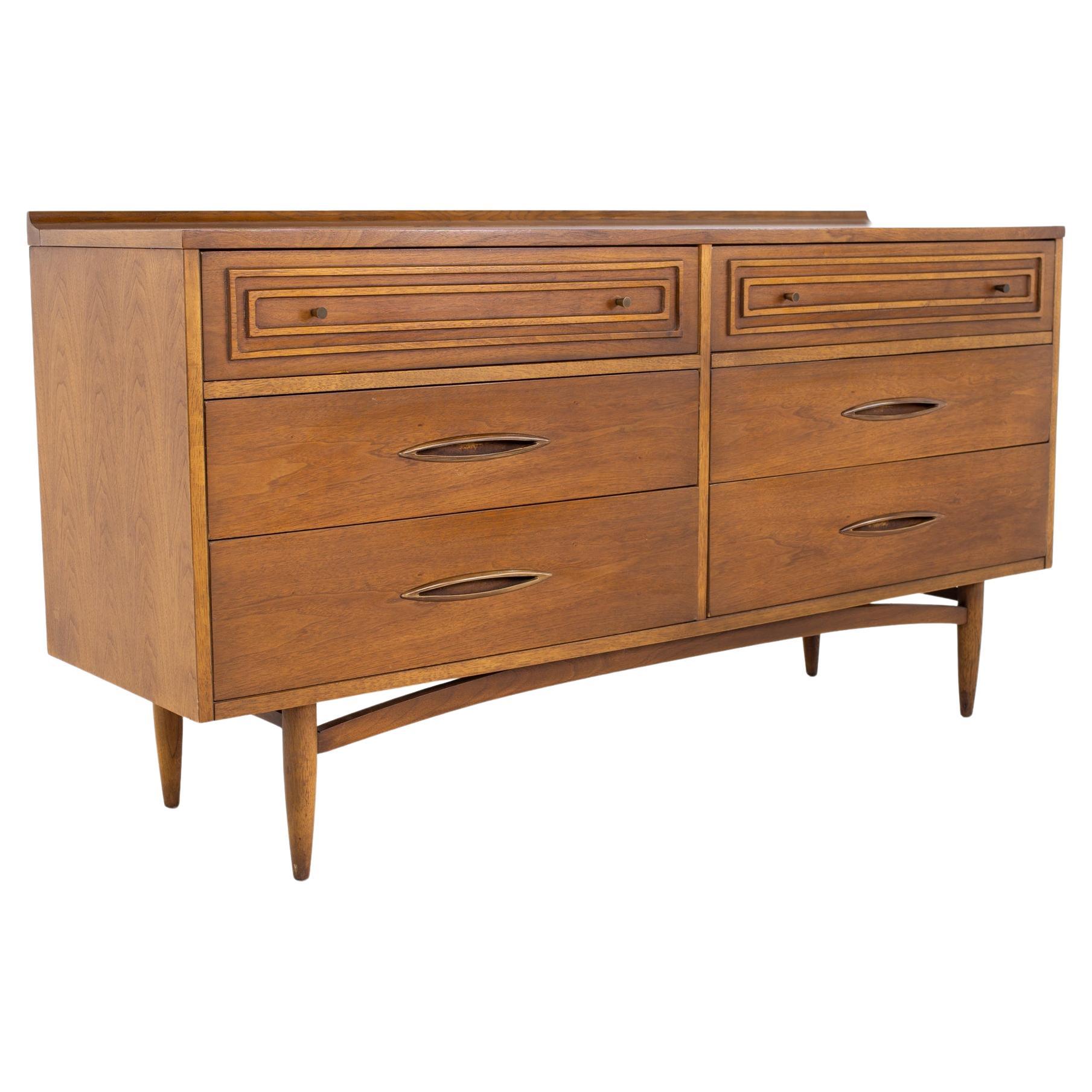 Commode basse à 6 tiroirs Broyhill Sculptra du milieu du siècle dernier en vente