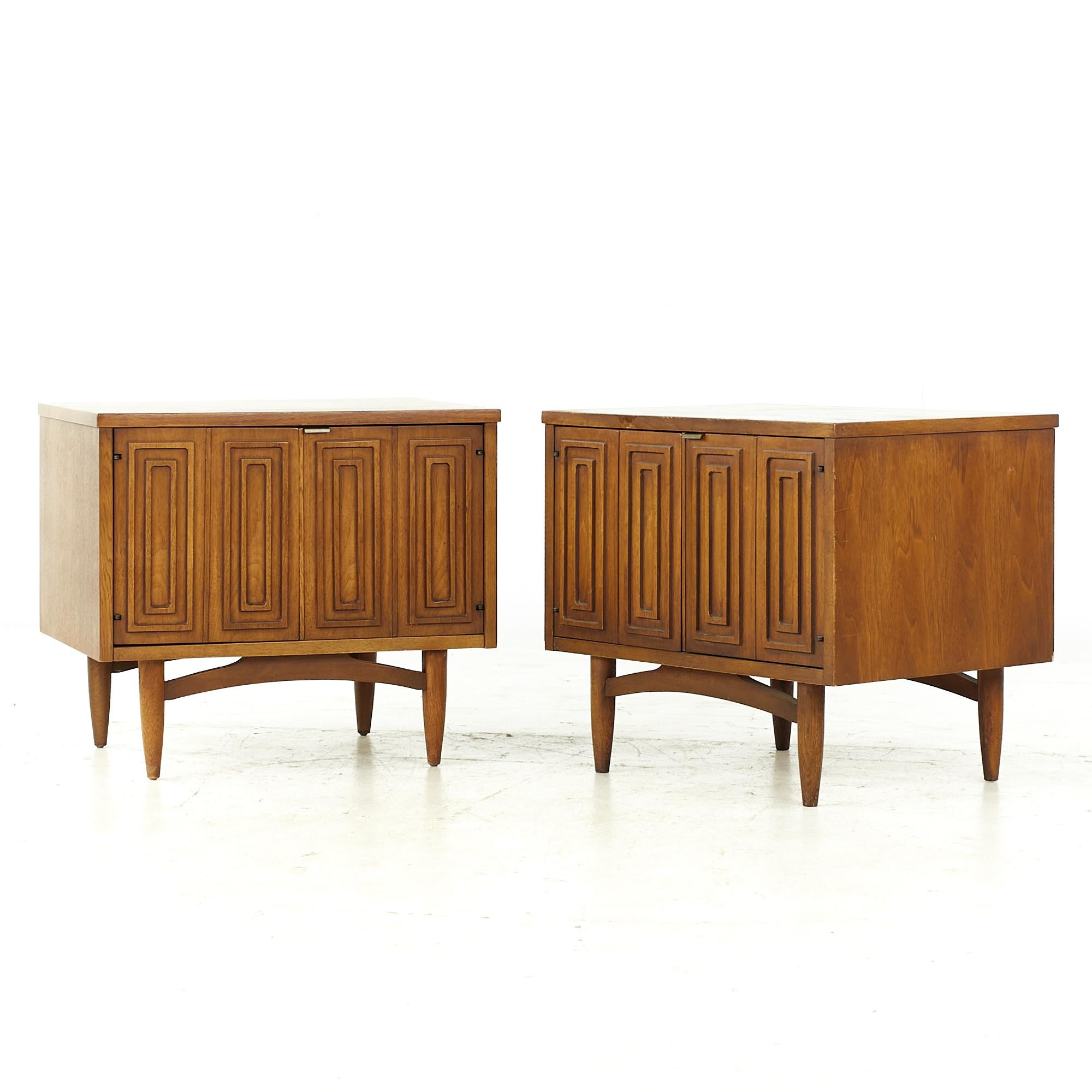Broyhill Sculptra Midcentury Commode Nightstands Pair For Sale at