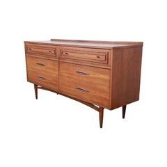 Commode ou crédence Broyhill Sculptra en noyer:: années 1960