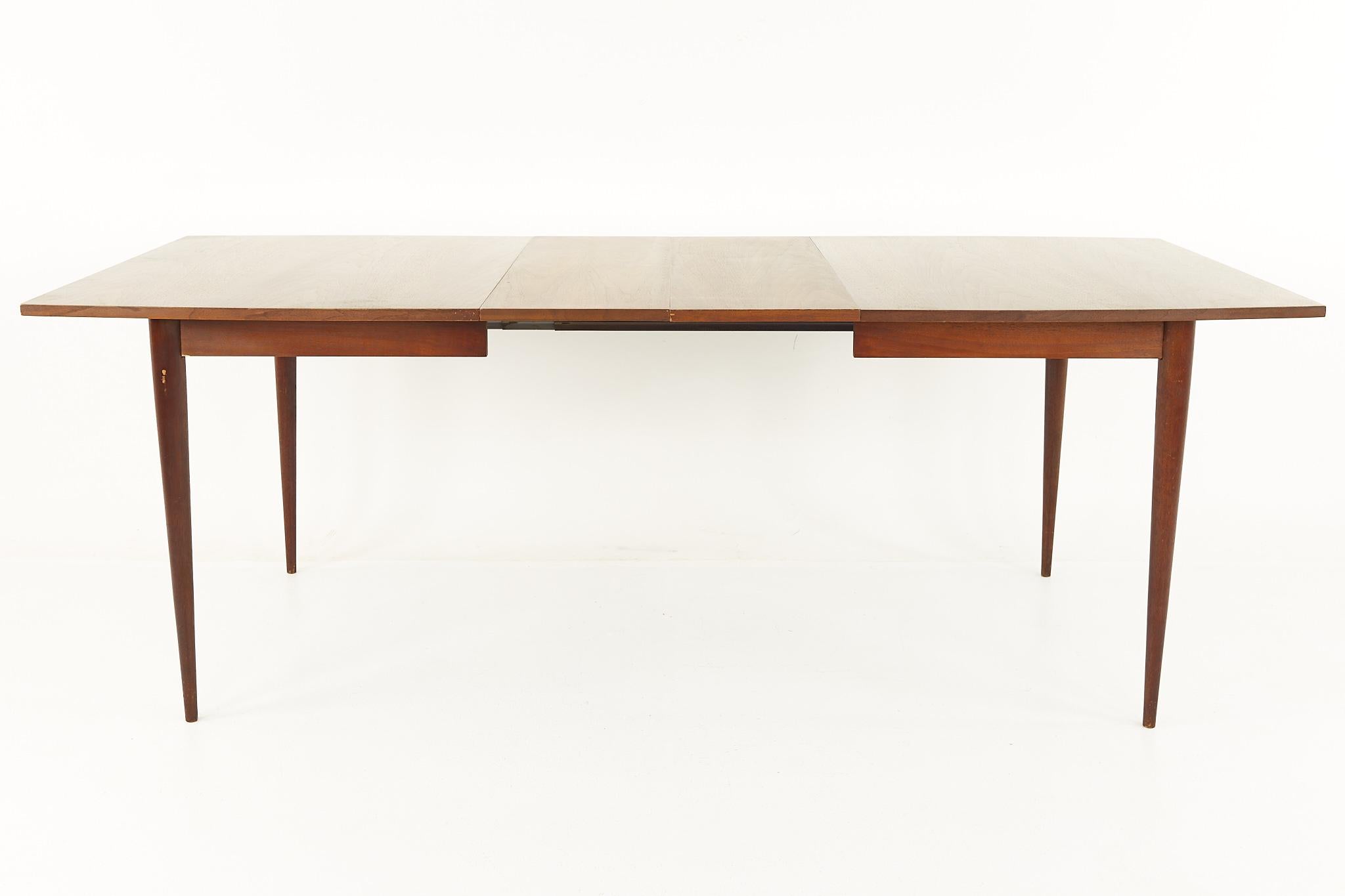 Broyhill Sculptra Mid Century Walnut Dining Table with 3 Leaves For Sale 4