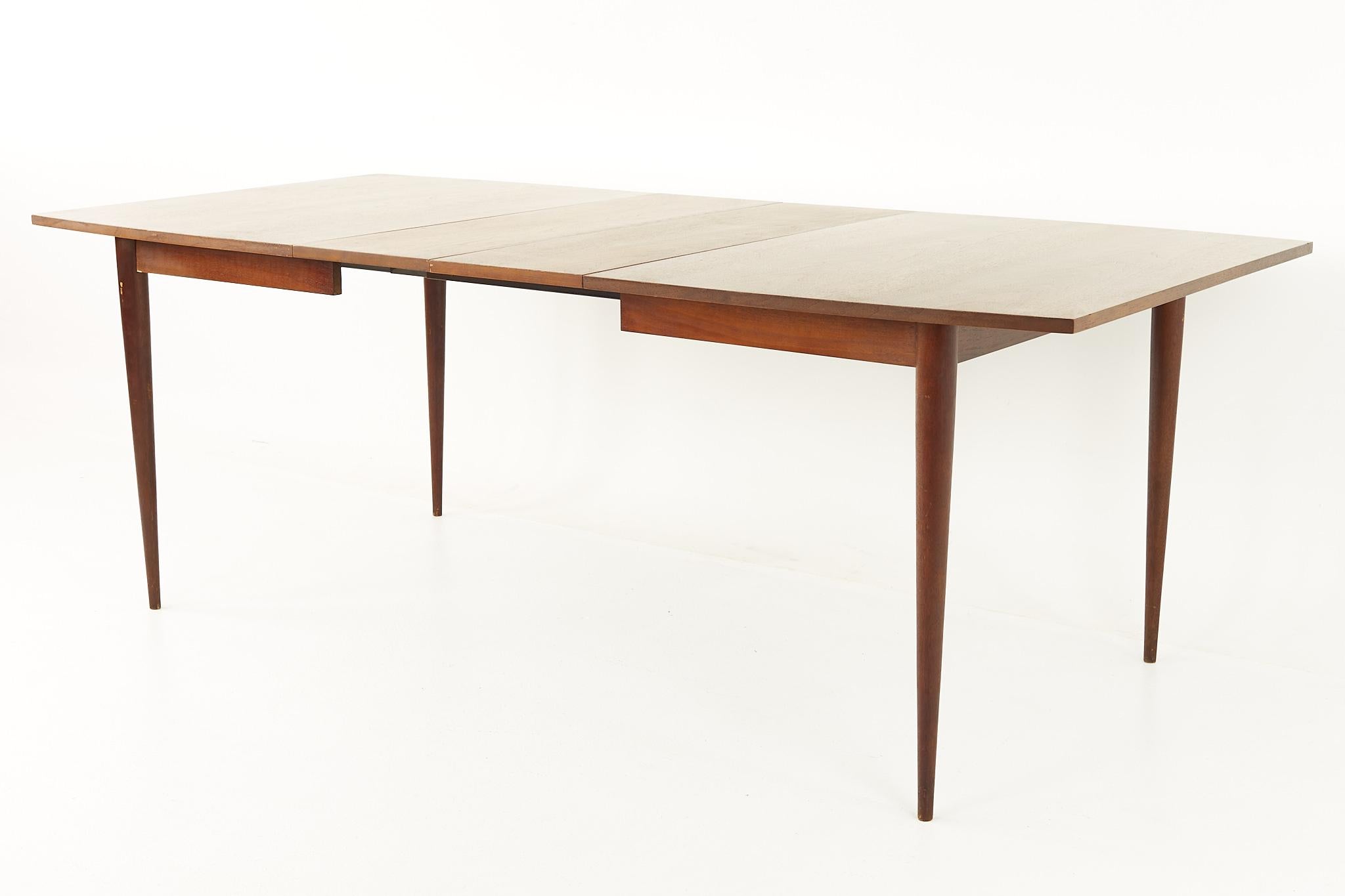 Broyhill Sculptra Mid Century Walnut Dining Table with 3 Leaves For Sale 5