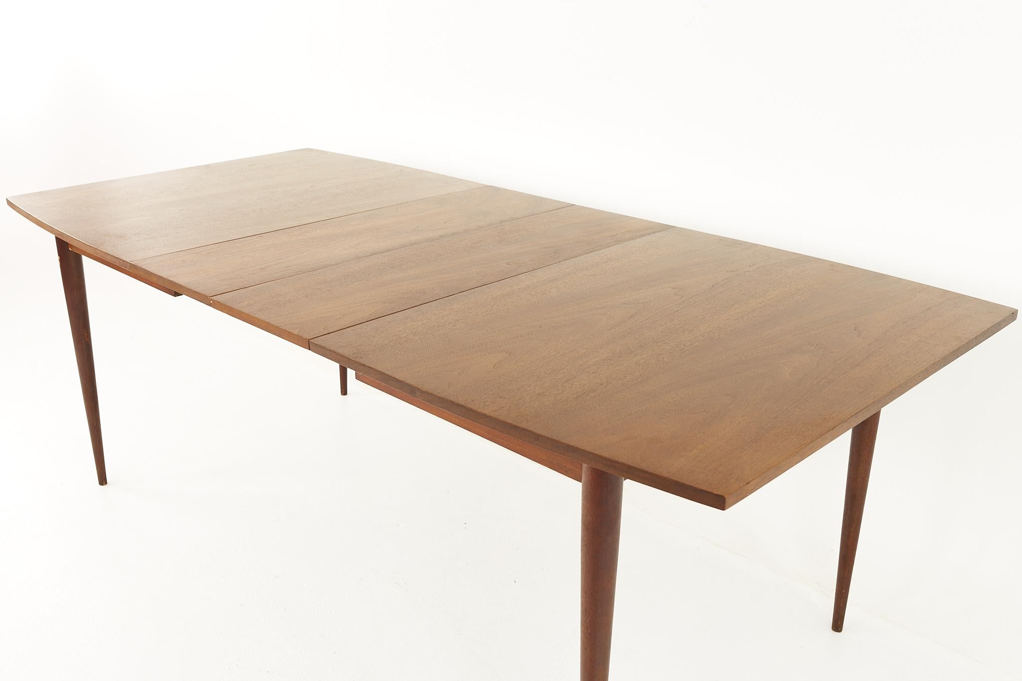 Broyhill Sculptra Mid Century Walnut Dining Table with 3 Leaves For Sale 6