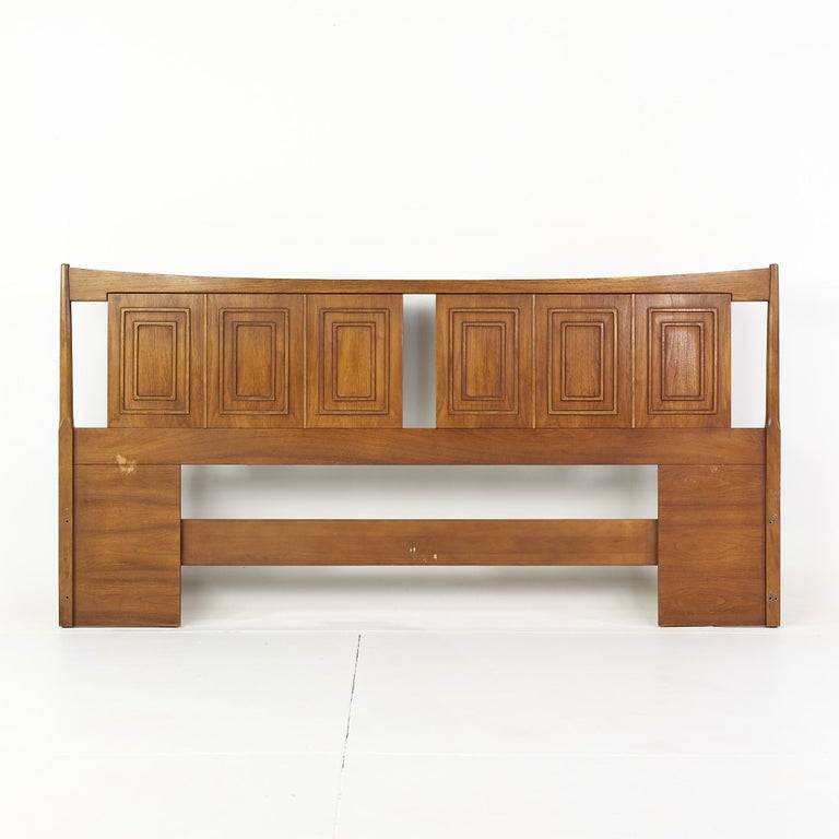 Broyhill sculptra mid century walnut king headboard

This headboard measures: 78 wide x 1.5 deep x 39 inches high

All pieces of furniture can be had in what we call restored vintage condition. That means the piece is restored upon purchase so