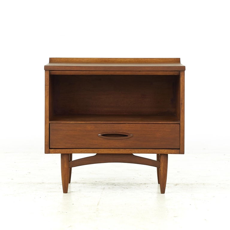 Broyhill Sculptra Midcentury Walnut Nightstand, Pair For Sale at 1stDibs