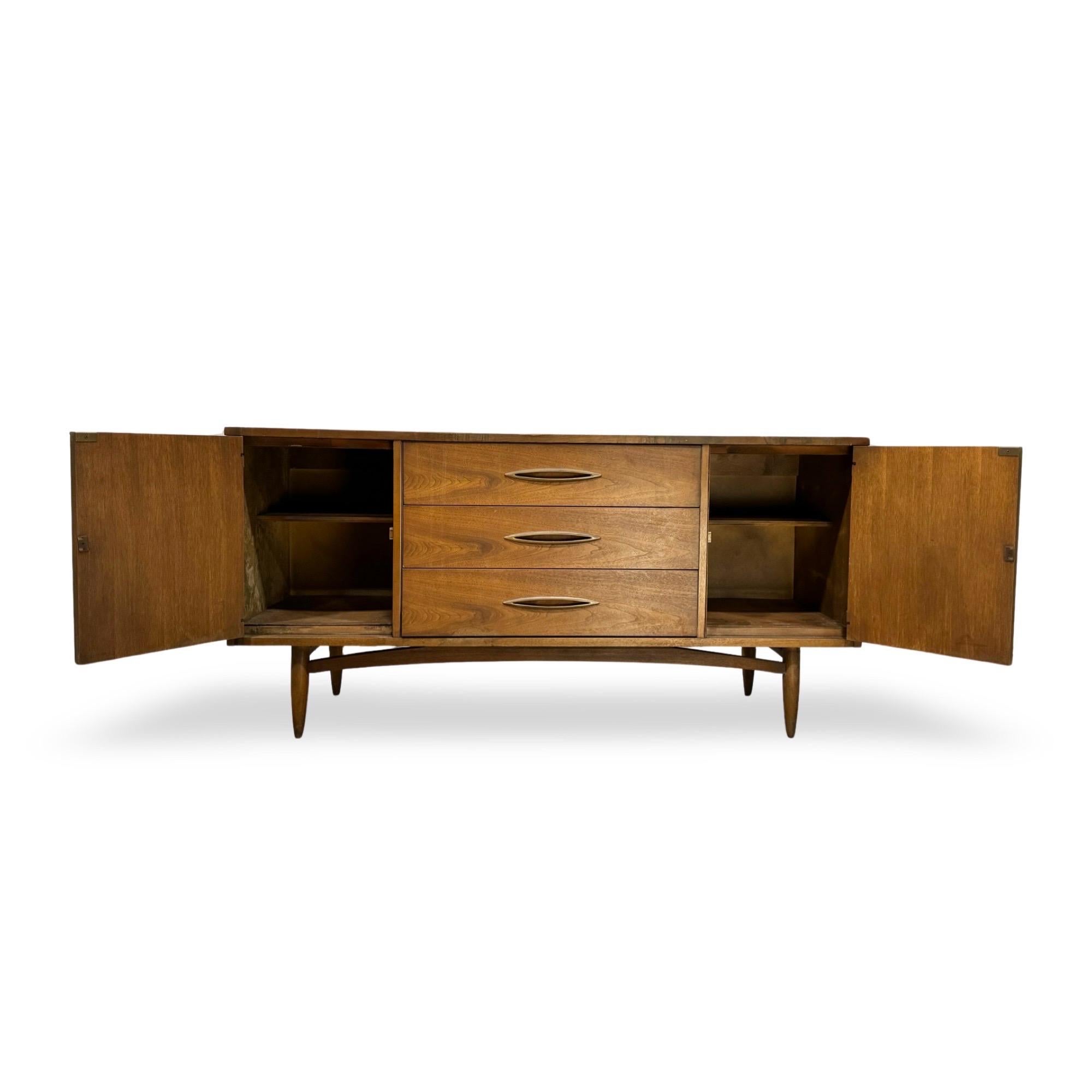 American Broyhill Sculptra Vintage Mid Century Modern Credenza c. 1960s