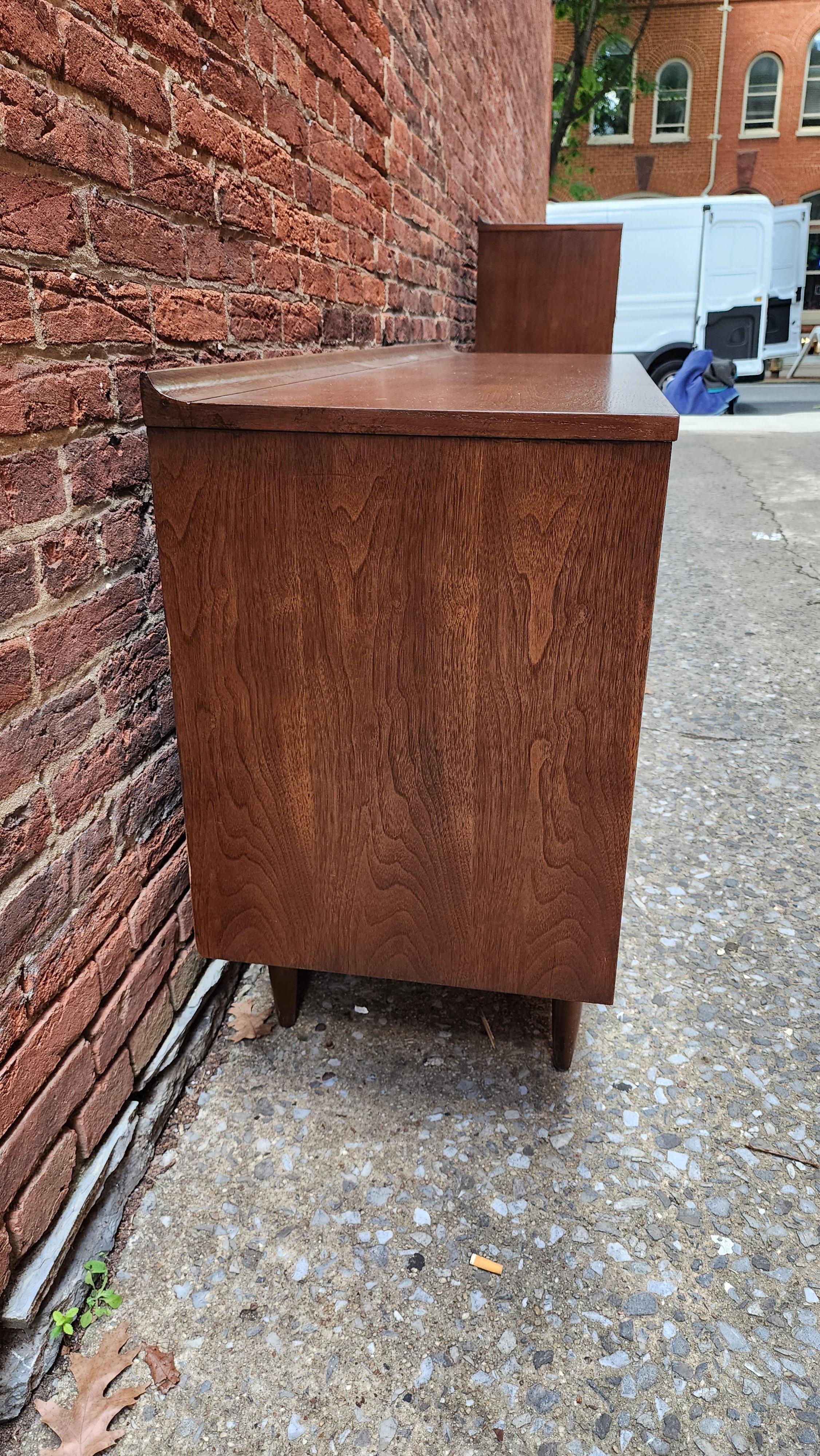 Broyhill Sculptra Walnut Low Dresser Mid-Century Modern For Sale 2