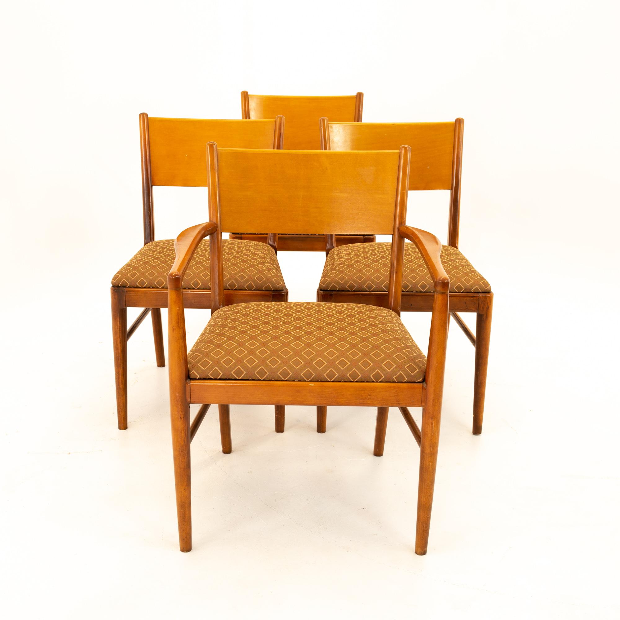 Broyhill style Mid Century walnut dining chairs - set of 5
Each chair measures: 23.5 wide x 19 deep x 32 high with a seat height of 18 inches
This price includes getting this set in what we call restored vintage condition. Upon purchase it is fixed