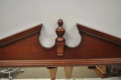 Miroir mural Broyhill USA Federal Style Broken Arch & Finial Cherry Wood