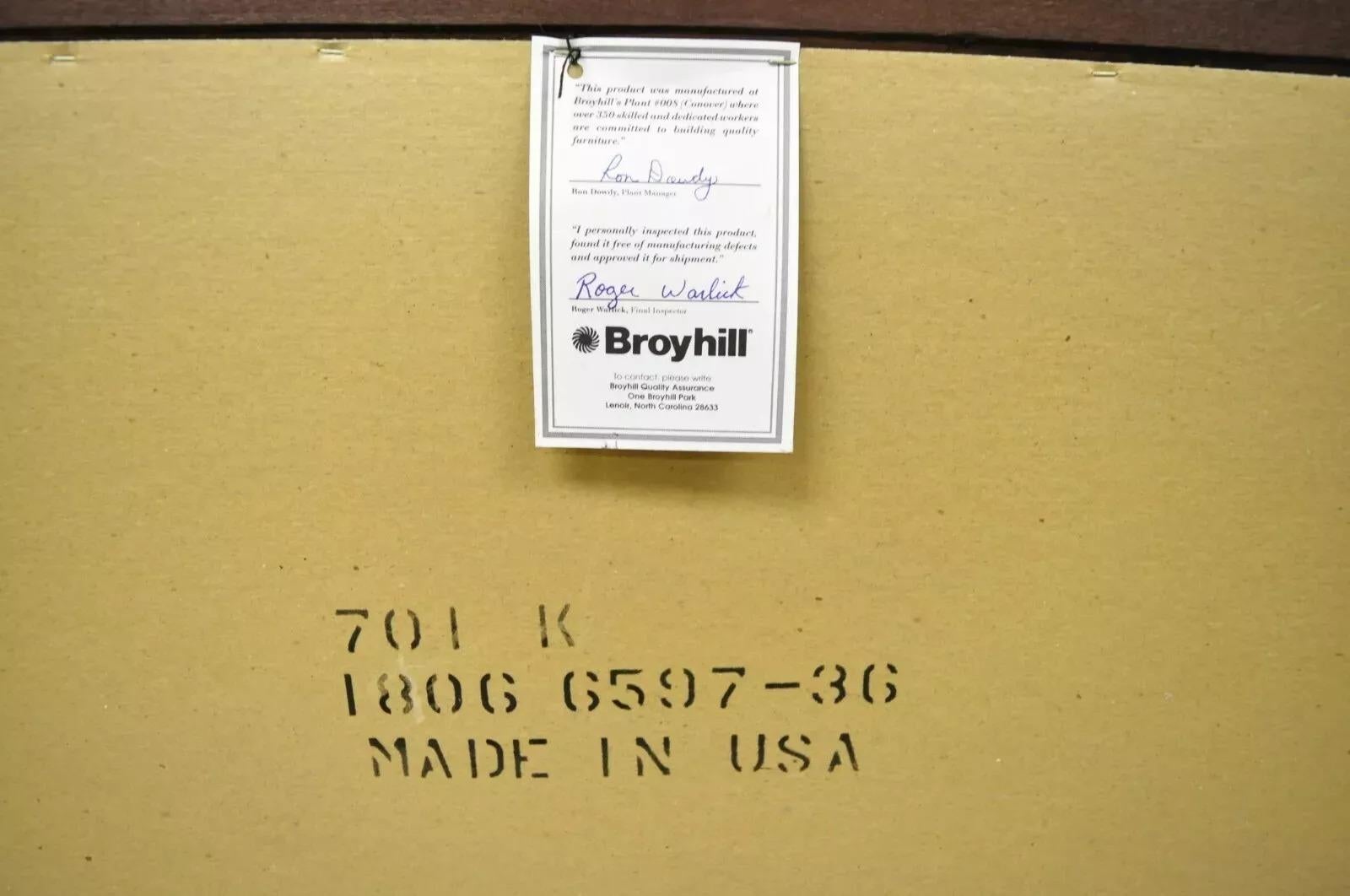 Broyhill USA Federal Style Broken Arch & Finial Cherry Wood Wall Dresser Mirror For Sale 3