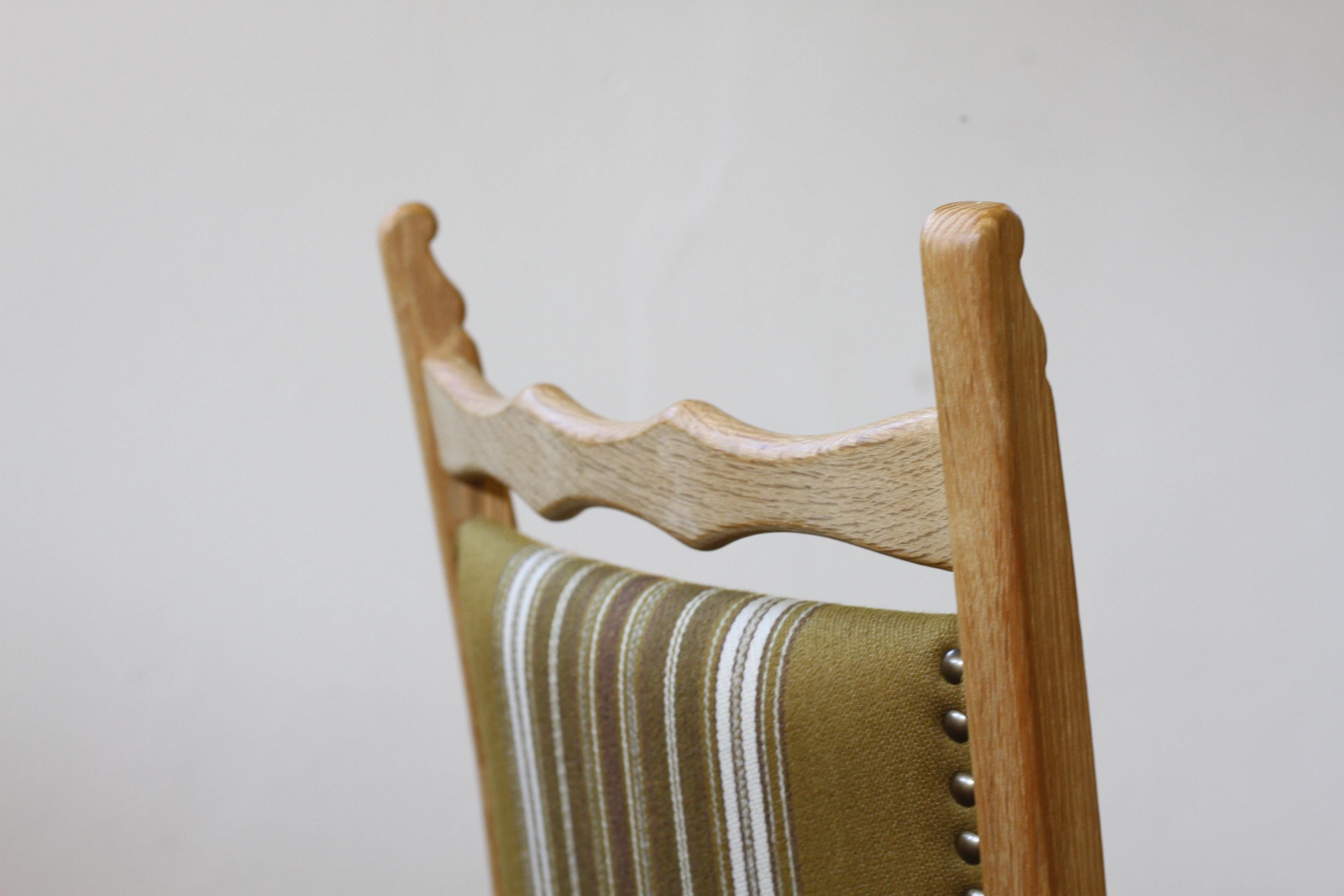 Sedie da pranzo moderne danesi Brualist in Oak nello stile di Henning Kjærnulf, anni '60 in vendita 8