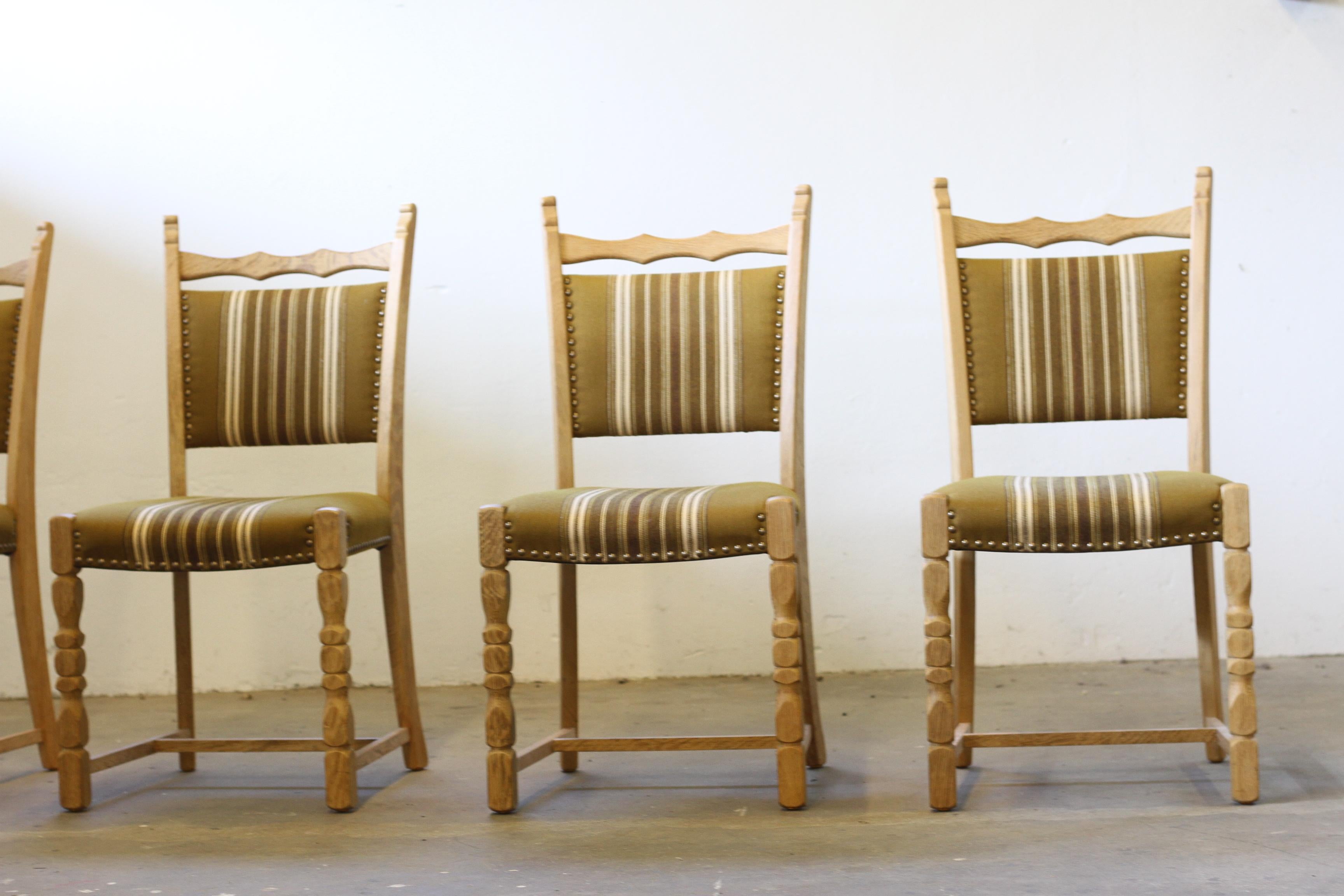 Sedie da pranzo moderne danesi Brualist in Oak nello stile di Henning Kjærnulf, anni '60 in vendita 1