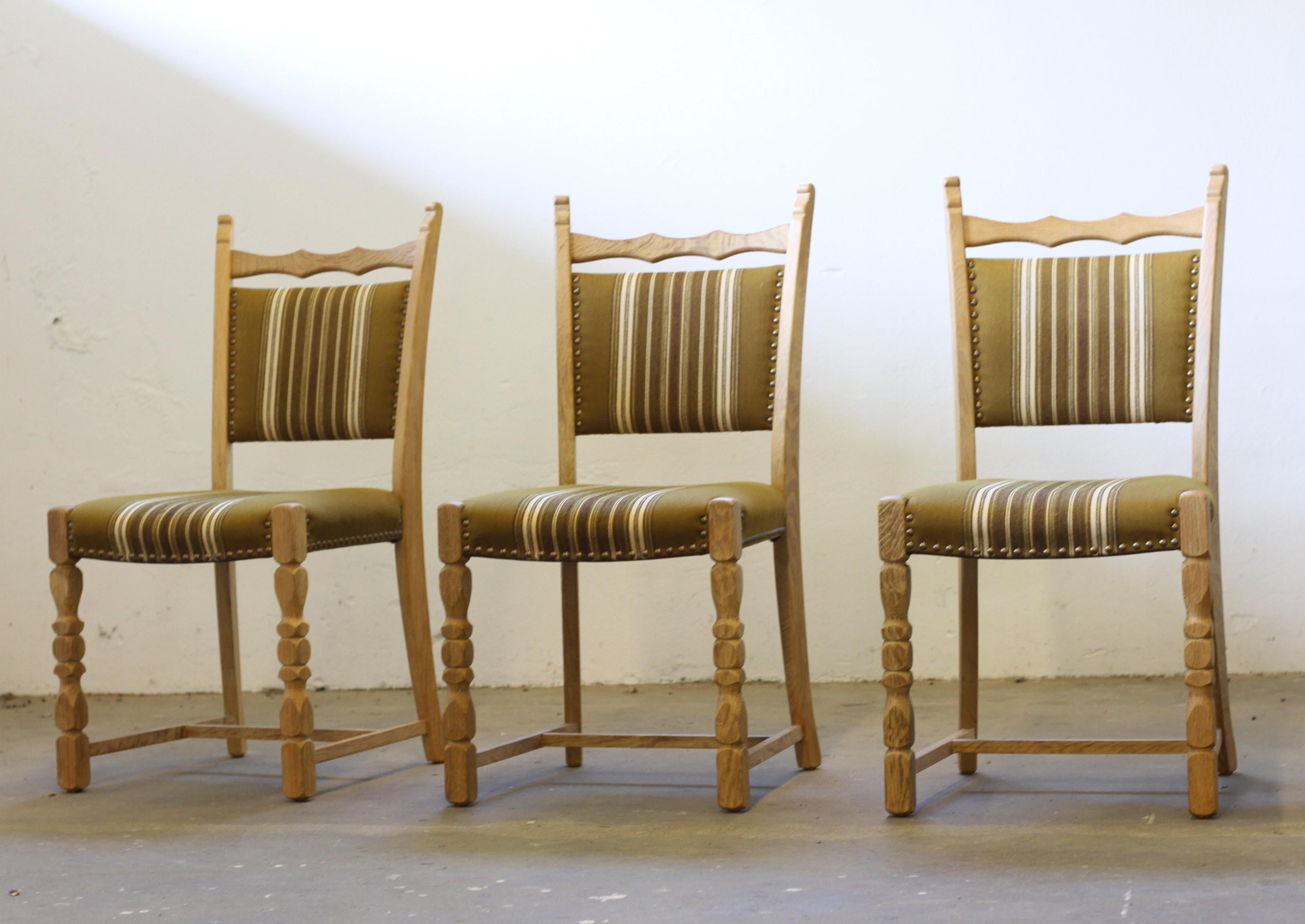 Sedie da pranzo moderne danesi Brualist in Oak nello stile di Henning Kjærnulf, anni '60 in vendita 2