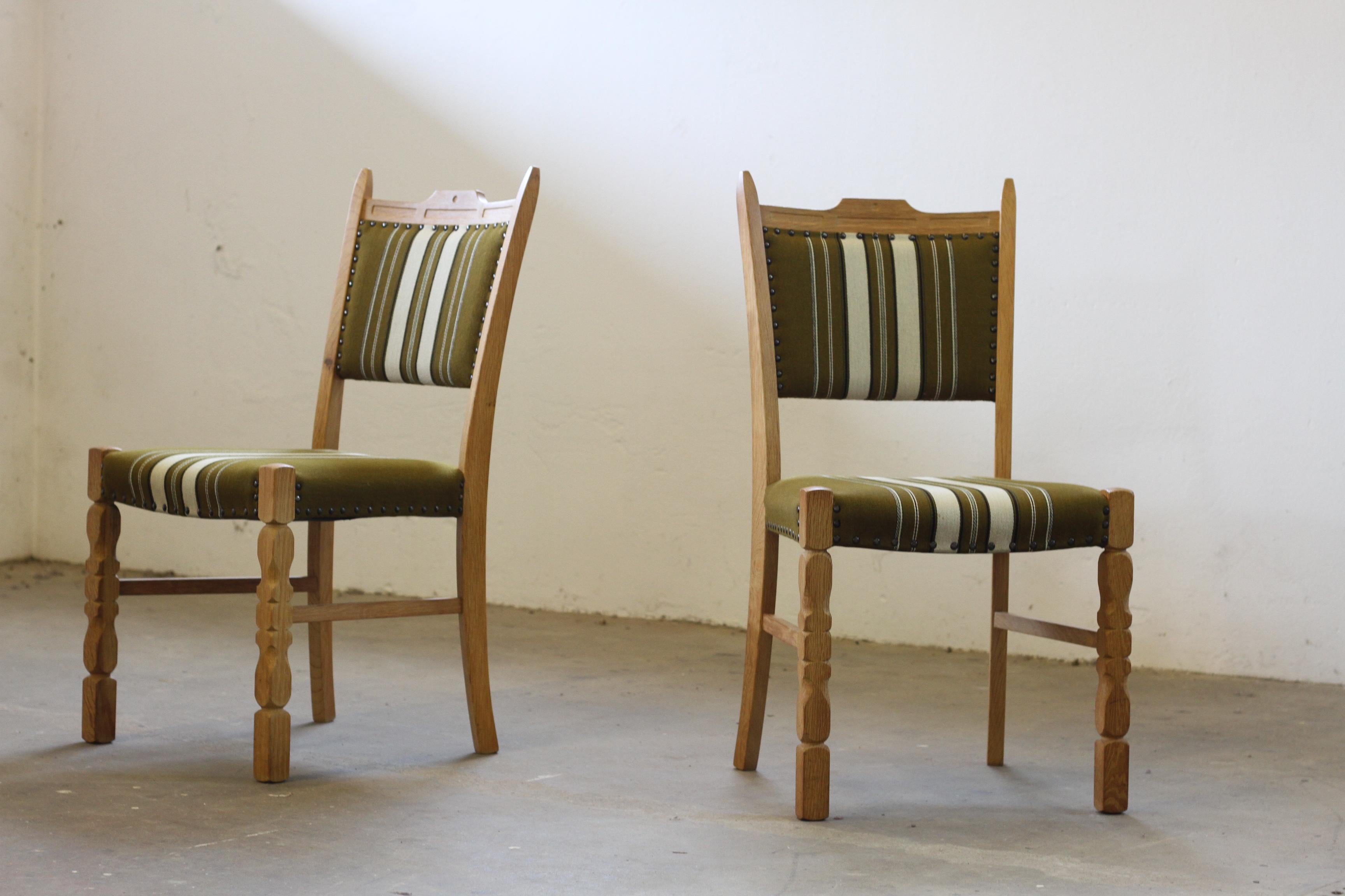 Sedie da pranzo danesi nordiche Brualist in Oak nello stile di Henning Kjærnulf, anni '60 in vendita 5