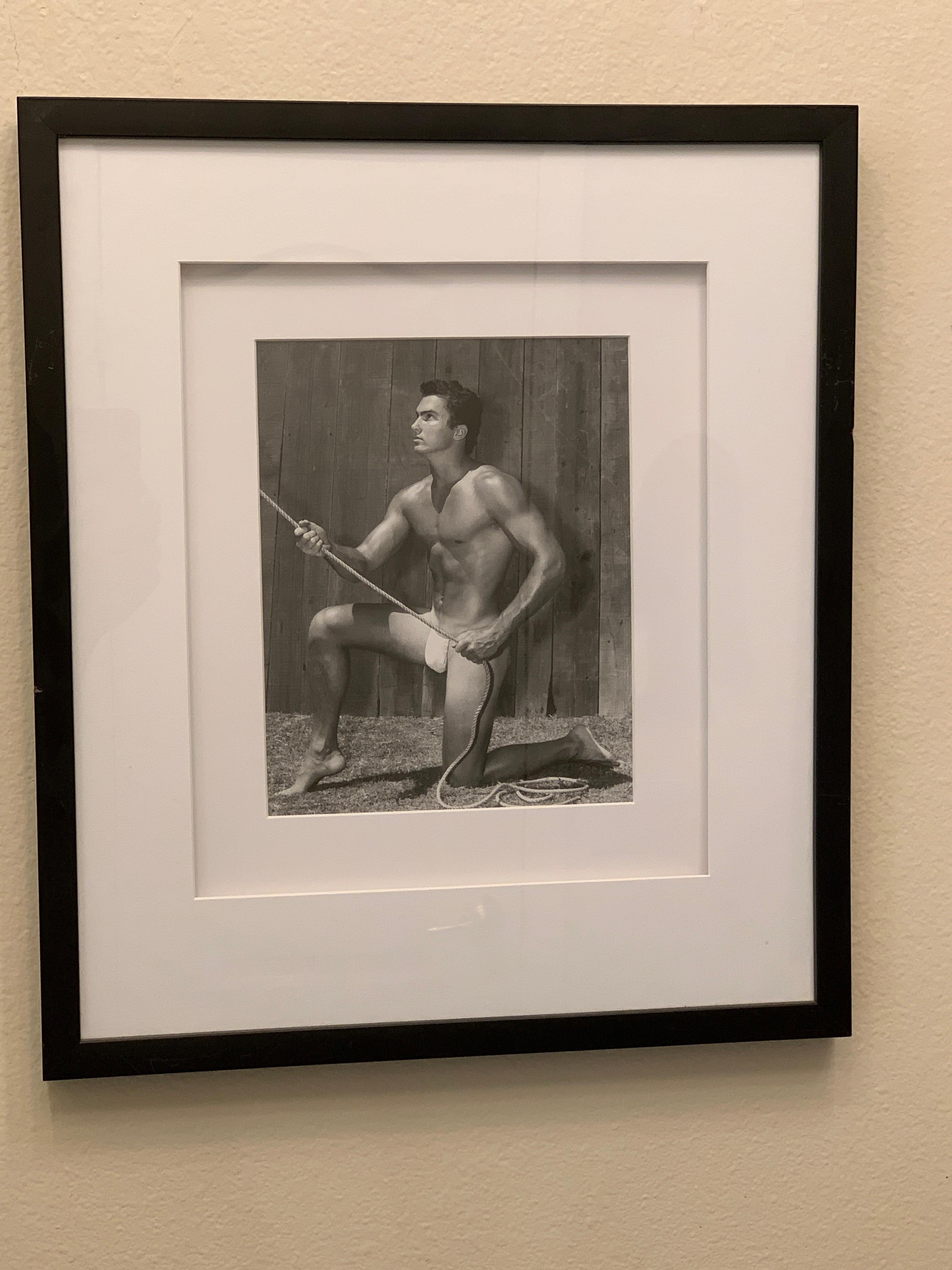 männliche Physique-Fotografie Modell, Bill Gregory, L.A., Original 1950er Jahre (Mitte des 20. Jahrhunderts) im Angebot