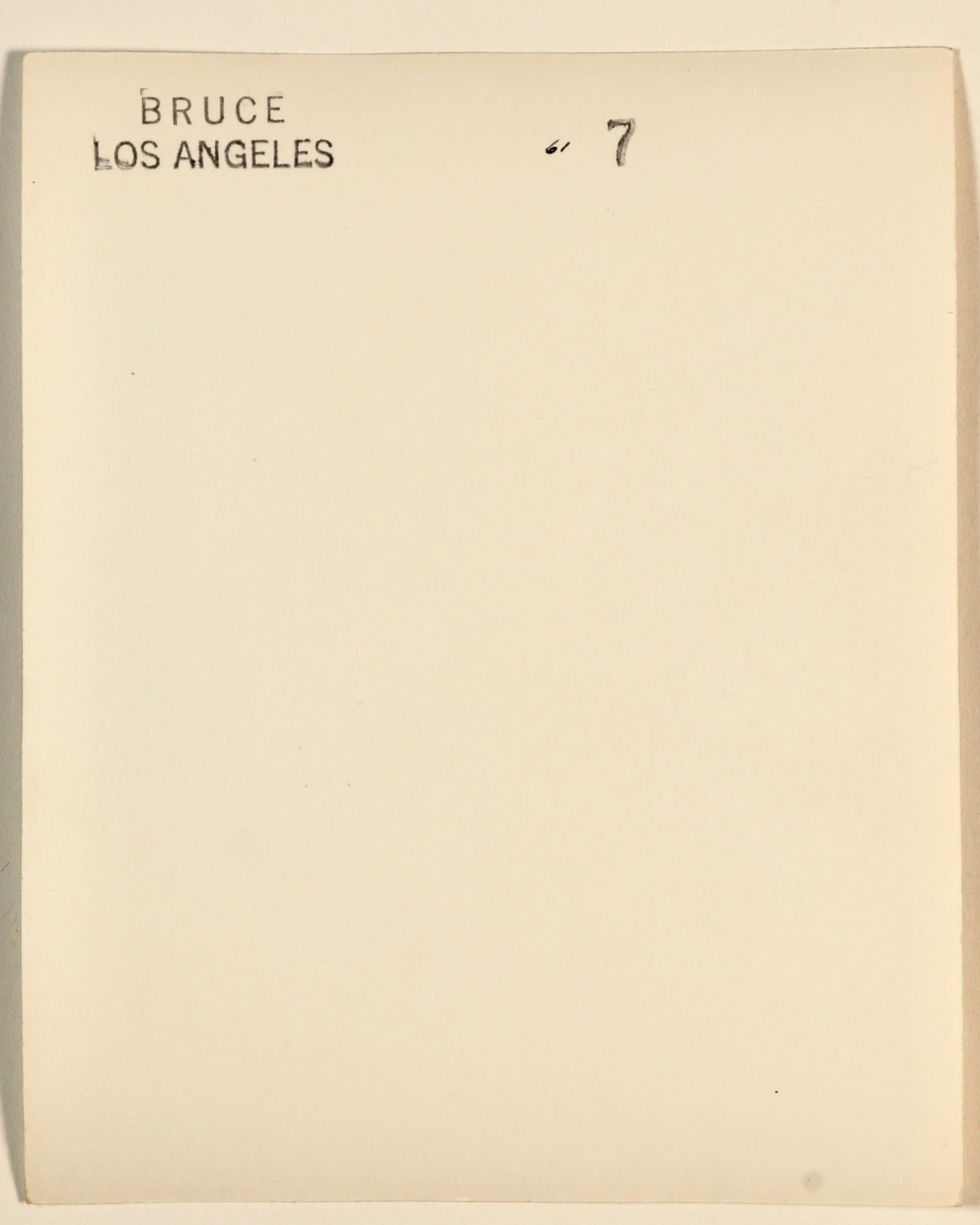 Bruce Bellas Vintage 1950s Photo Set of 2 Male Physique model Robert Kendall - Après-guerre Photograph par Bruce Bellas / Bruce of Los Angeles