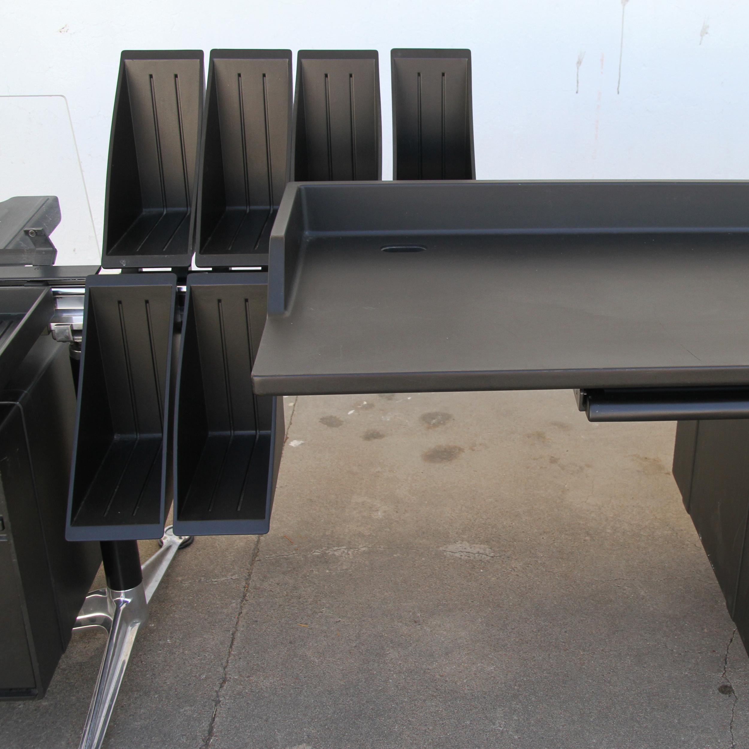 Bruce Burdick for Herman Miller Executive Modular Desk 4