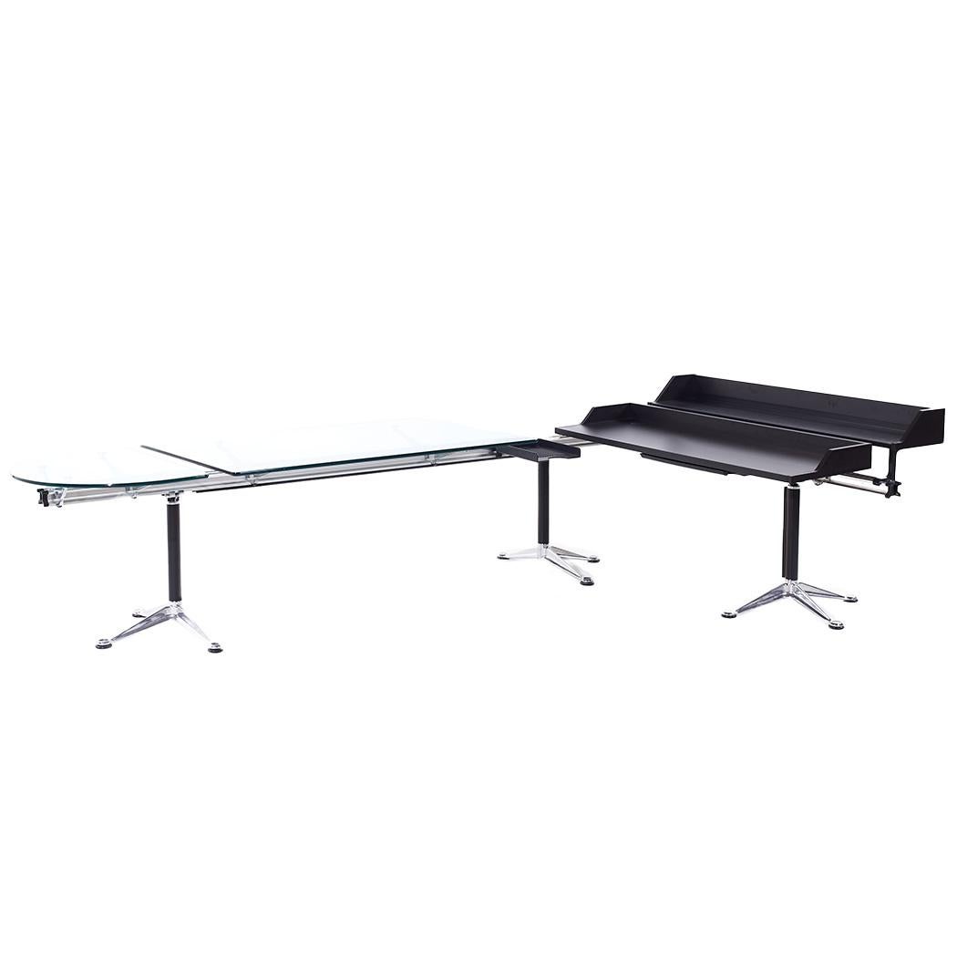 Bruce Burdick per Herman Miller Scrivania direzionale di metà secolo

Questa scrivania misura: 135 di larghezza x 87 di profondità x 31 di altezza, con una distanza tra le due sedie di 25,75 e 28,75 pollici.

Tutti i mobili possono essere acquistati