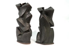 Pareja de vasijas en relieve - escultura abstracta, esmaltada, cerámica, vasija