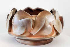 Forma redonda con relieve abierto: recipiente de cerámica, contemporáneo, 20 x 11,5 pulgadas