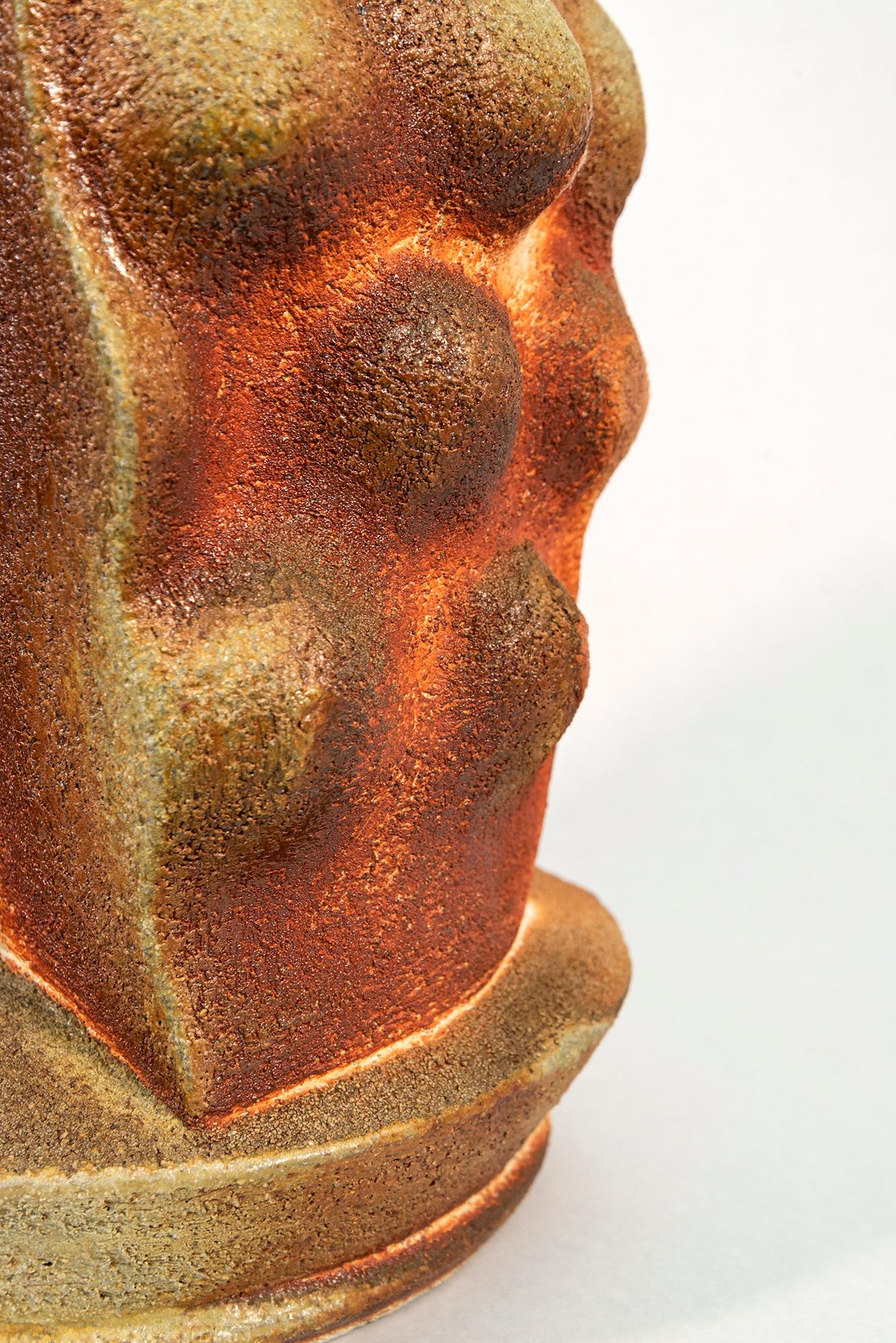 Vaso impilato Wood Fired - scultura astratta, smaltata, in ceramica, vaso in vendita 6