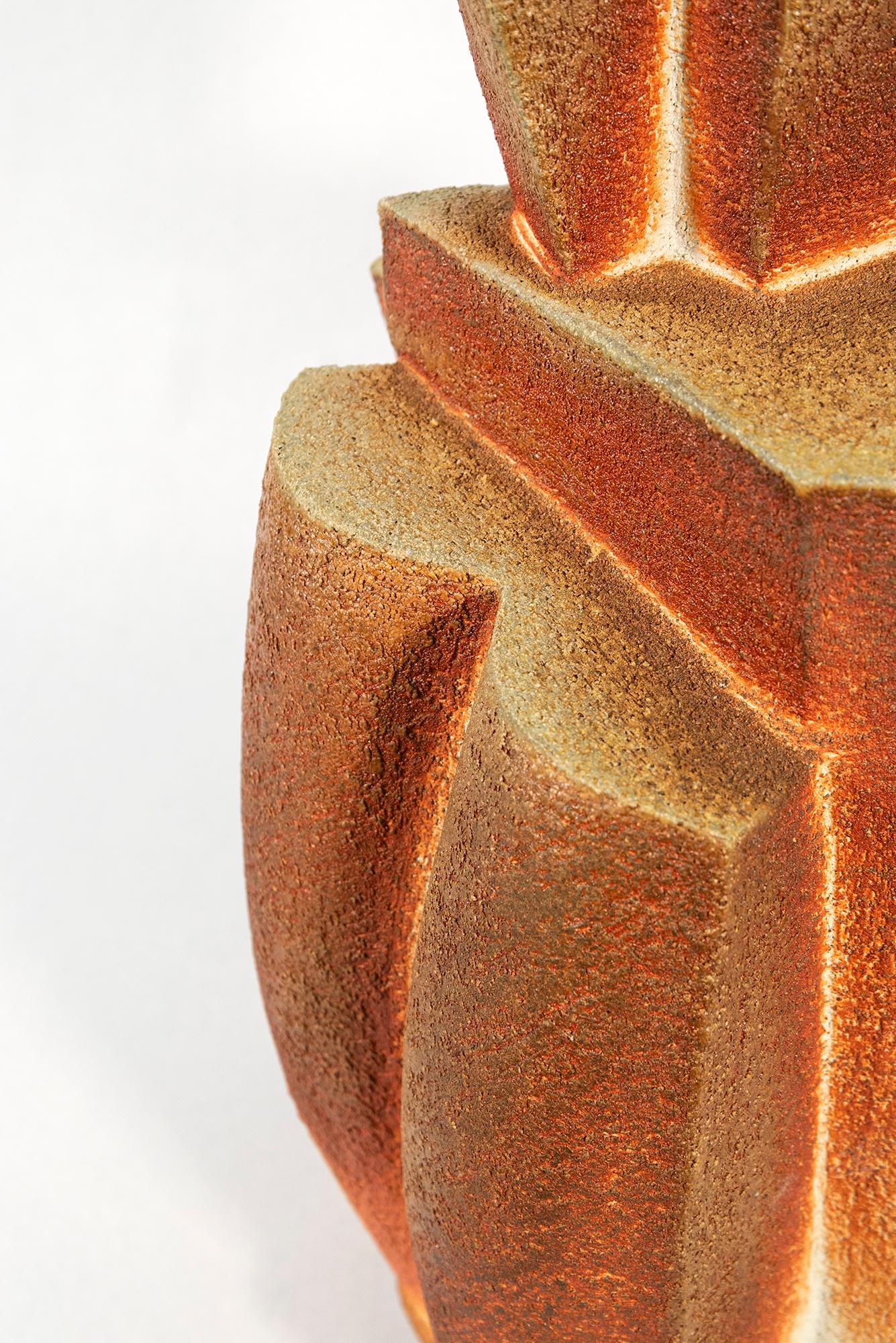Vaso impilato Wood Fired - scultura astratta, smaltata, in ceramica, vaso in vendita 4