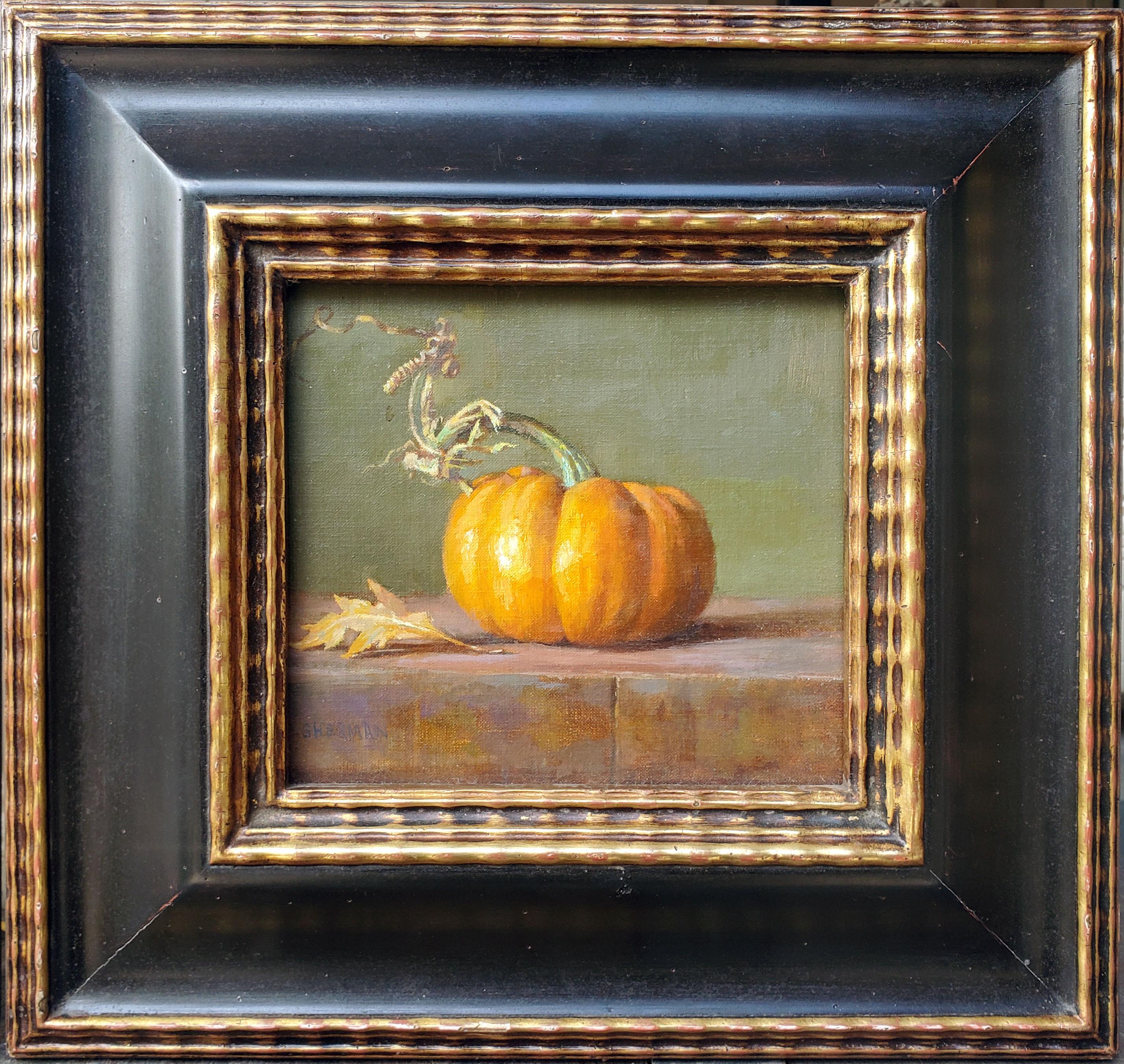 Un encantador par de bodegones originales con calabazas naranjas del artista Bruce Gherman. Los dos cuadros de 5,5 x 5,5 pulgadas están realizados en pintura al óleo sobre lino montado sobre tabla. Los cuadros se representan con un realismo