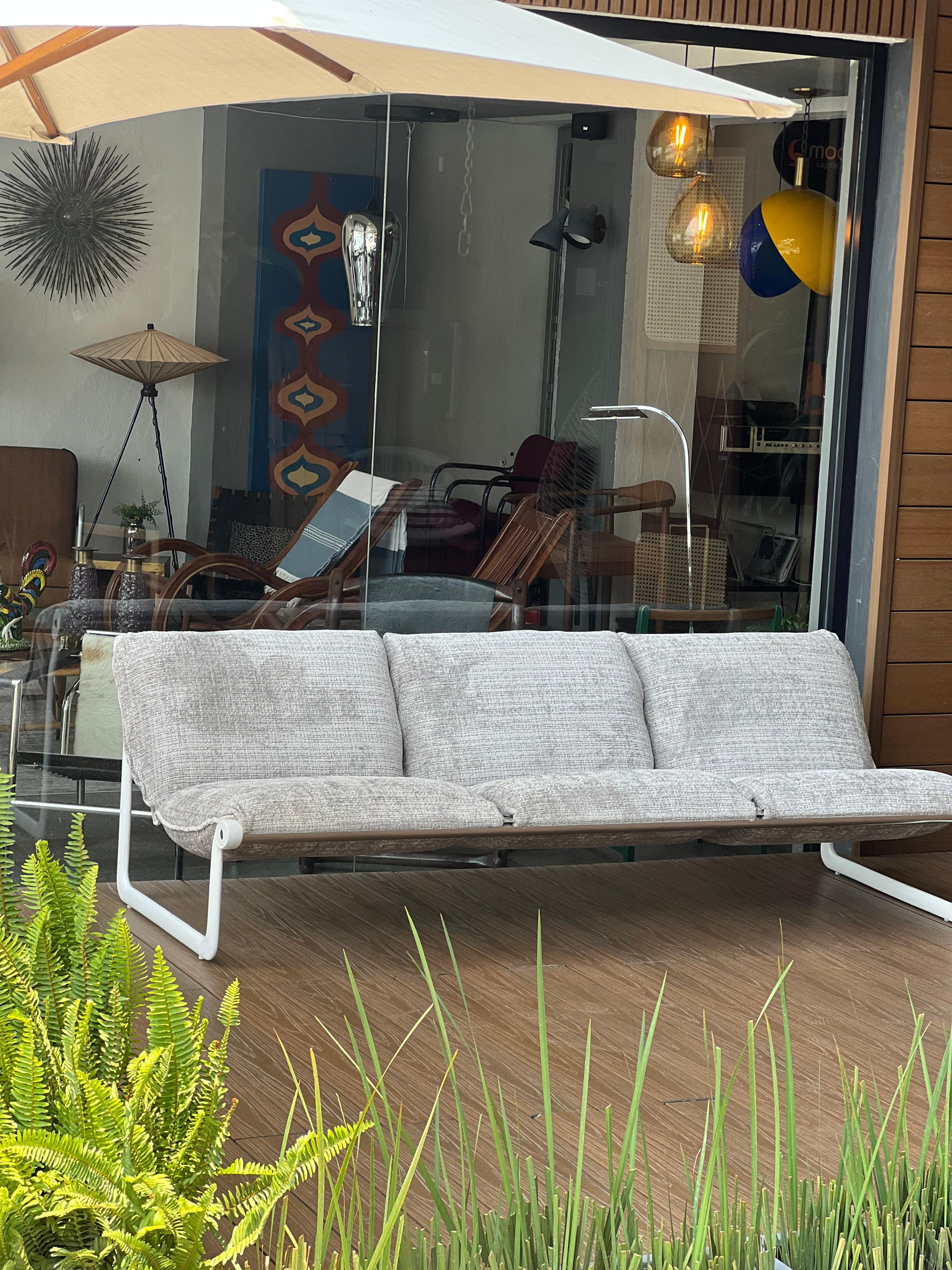 Mid-Century Modern Bruce Hannah and Andrew Morrison for Knoll Int. Three-Seater Sofa For Sale