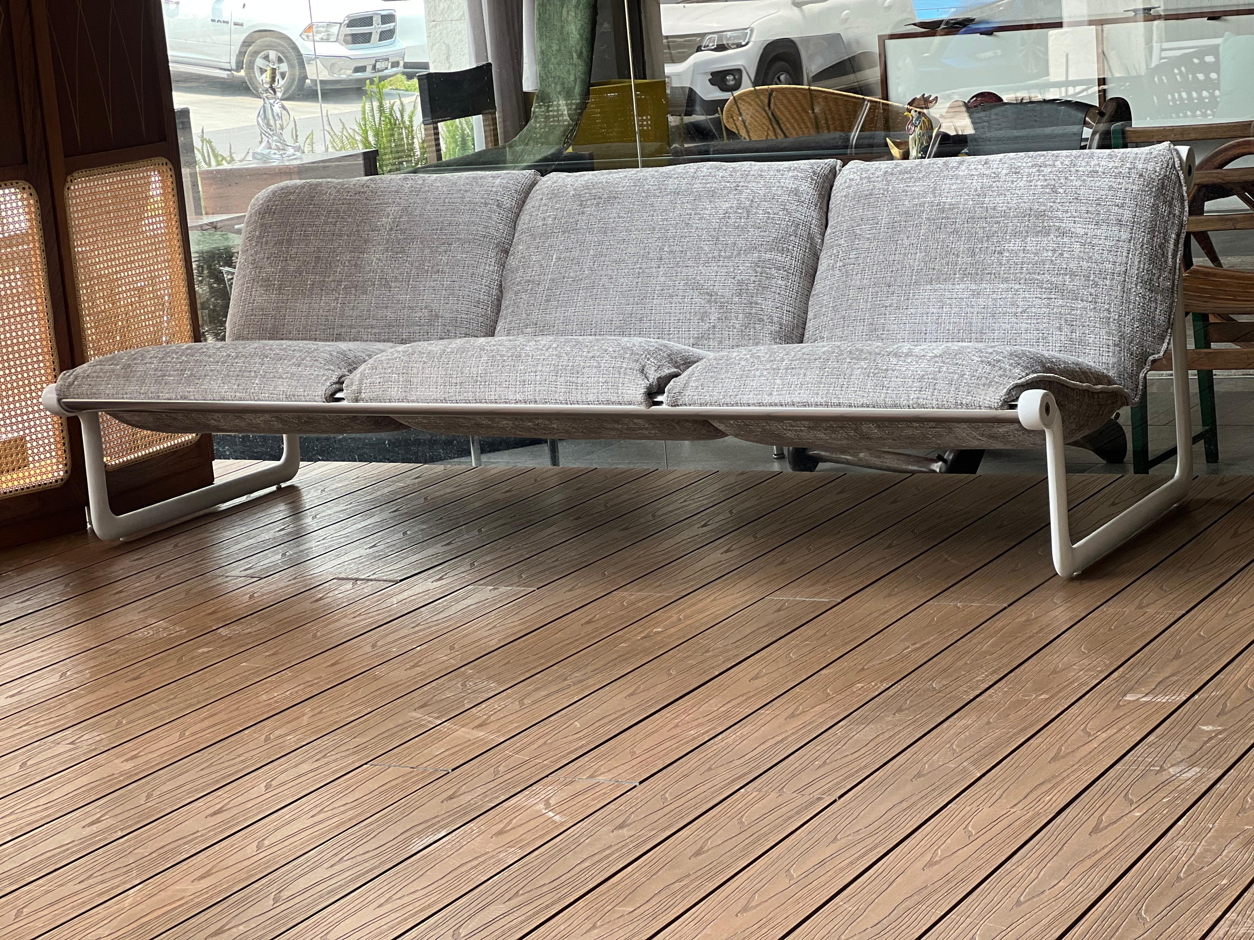 Bruce Hannah and Andrew Morrison for Knoll Int. Three-Seater Sofa In Good Condition In San Pedro Garza Garcia, Nuevo Leon