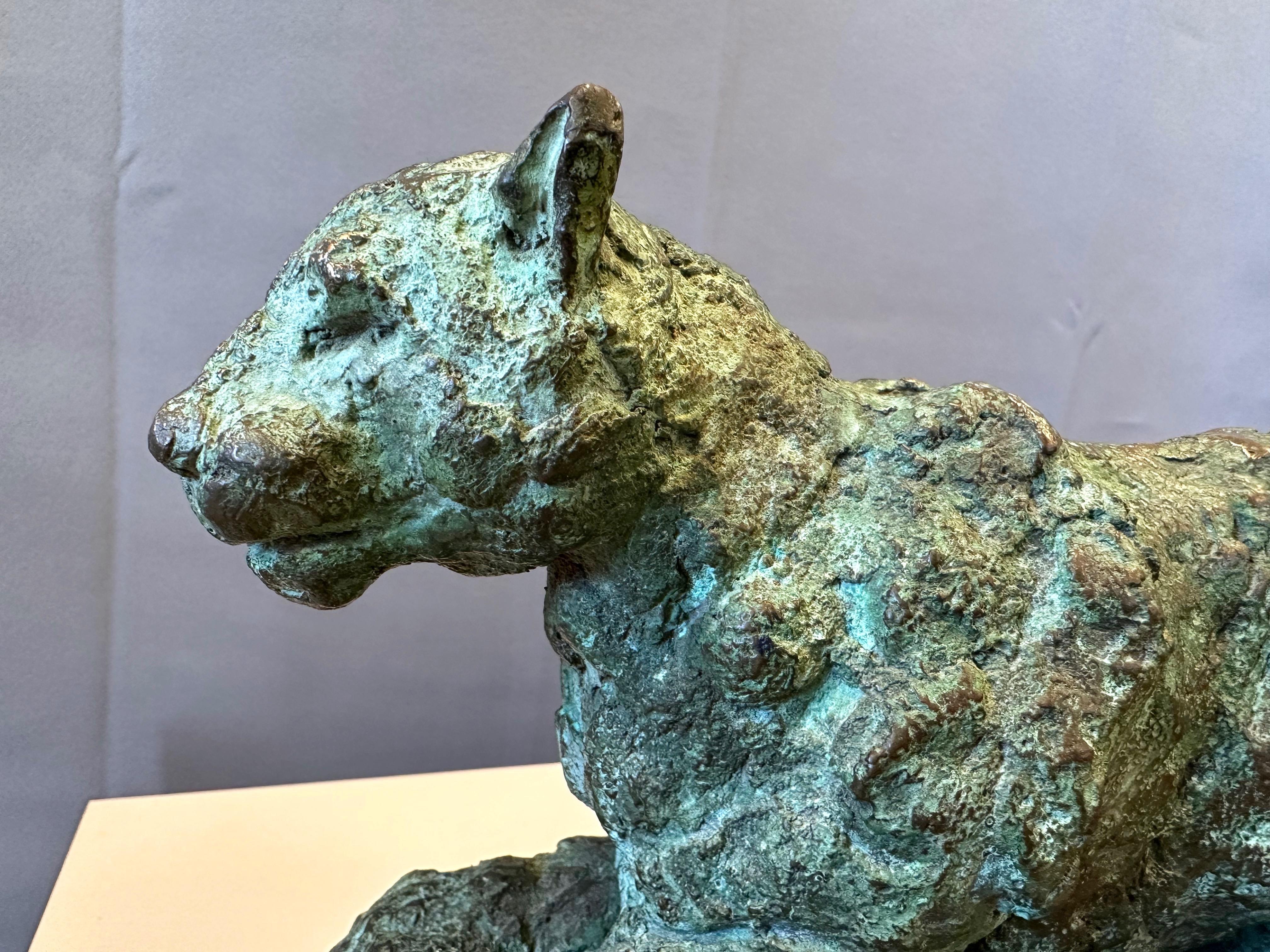 Bruce Hasson Verdigris Bronze Puma-Skulptur, signiert und nummeriert, Anfang der 2000er Jahre im Angebot 5