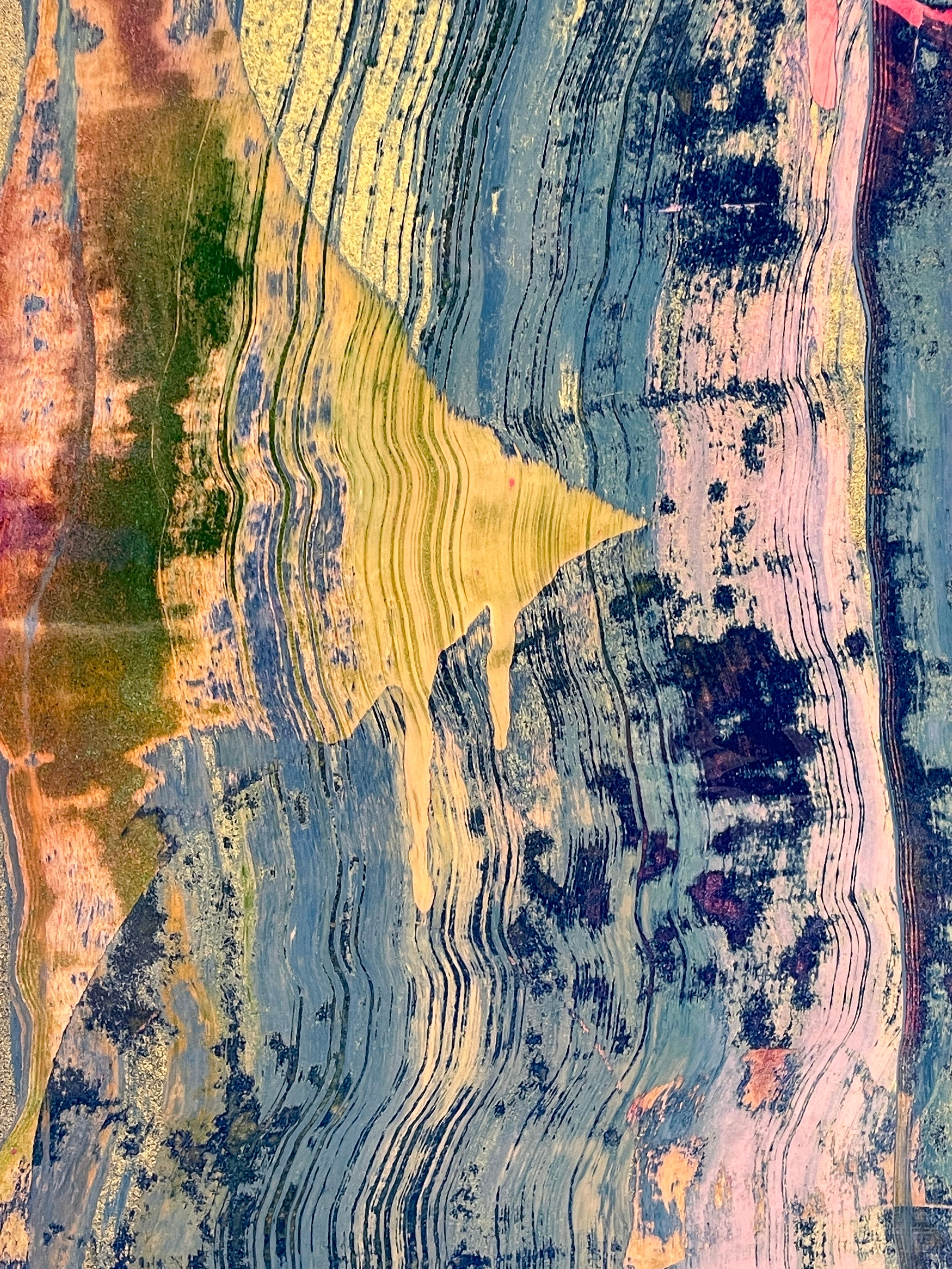 Quadro espressionista astratto nello stile di Gerhard Richter in una tavolozza di blu, verde acqua e verde con accenti di pesca, giallo e rosa.
