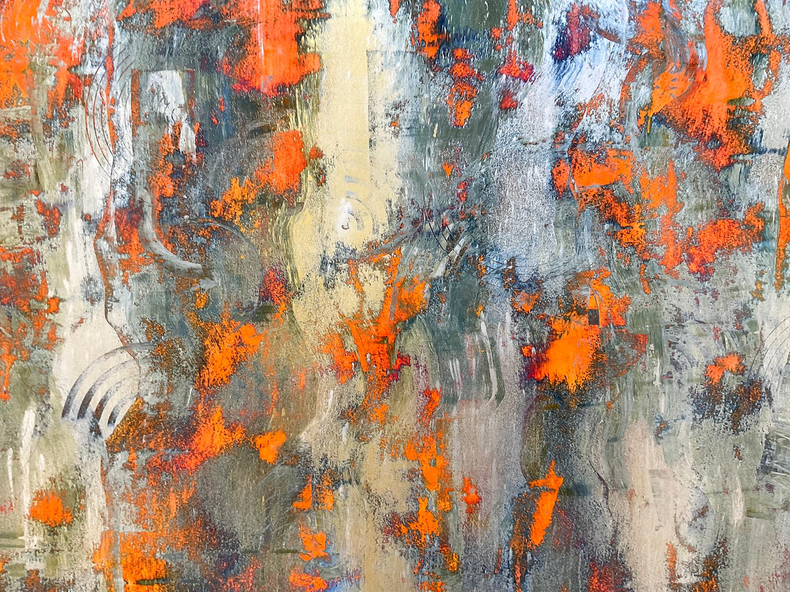 Peinture abstraite gestuelle sur papier avec des poudres métalliques dorées et de la peinture émaillée de couleur orange et argent
