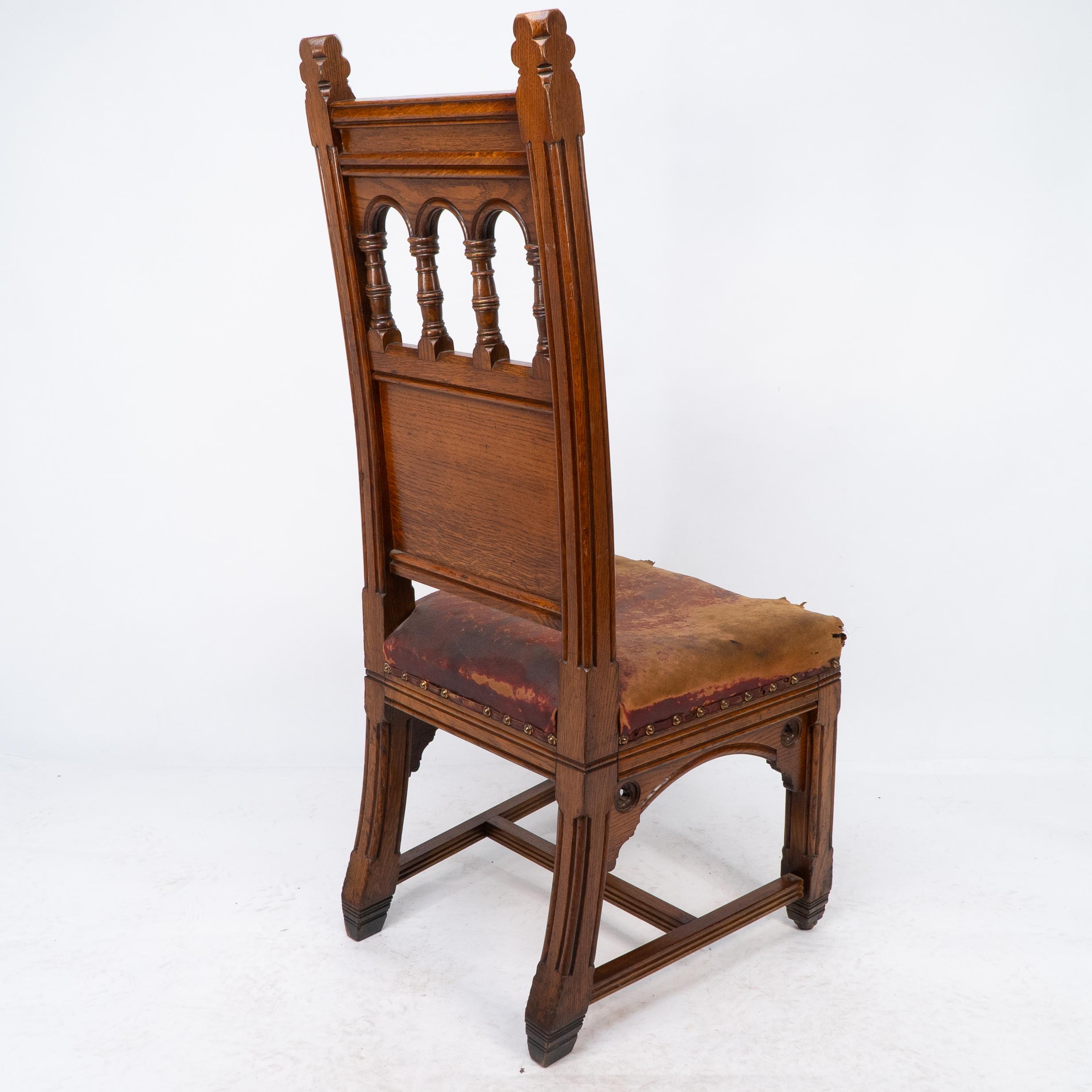 Chaise néo-gothique à haut dossier en chêne avec tissu d'ameublement d'origine de Bruce Talbert en vente 7