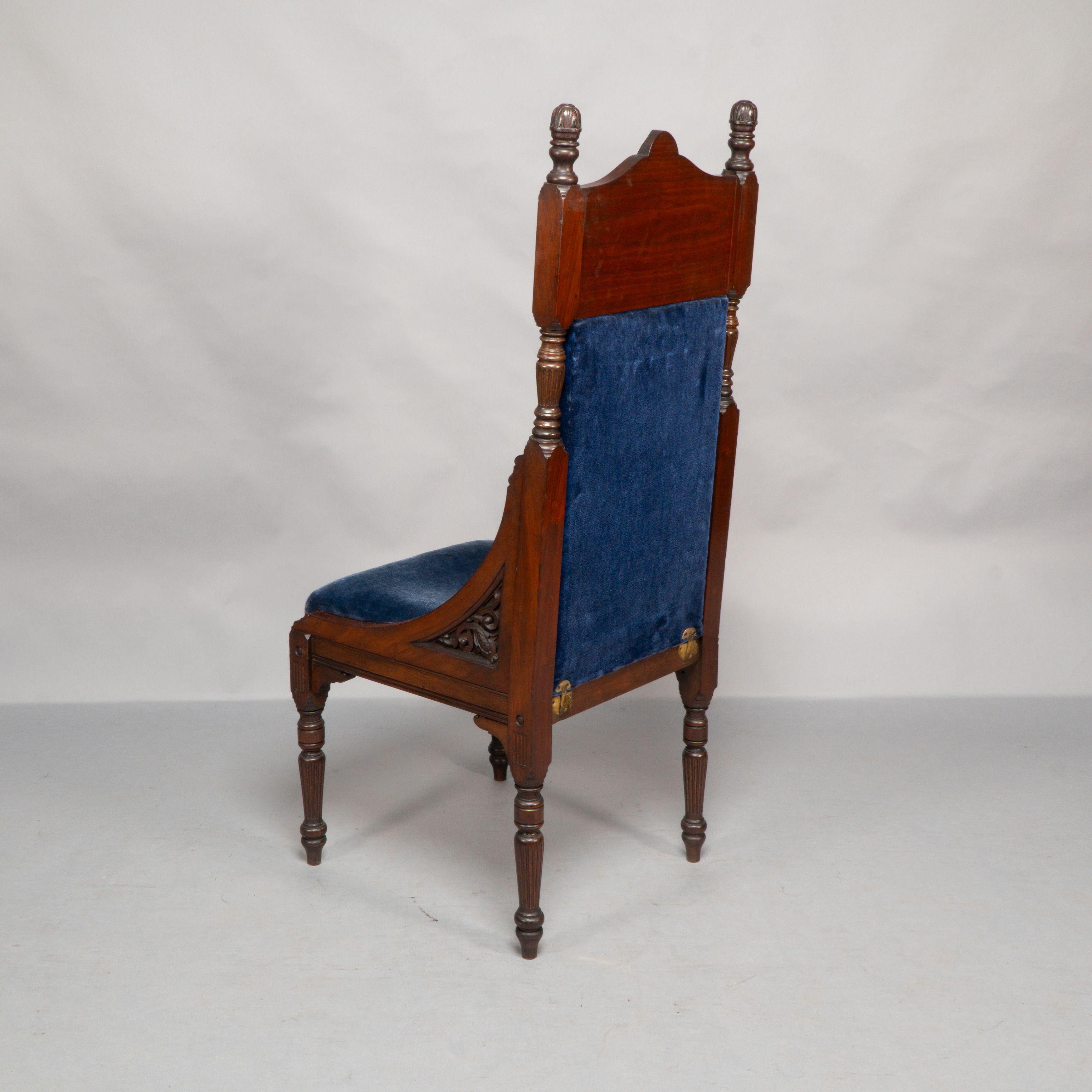 Bruce Talbert, attribué. Paire de chaises à dossier de style Aesthetic Movement en vente 4