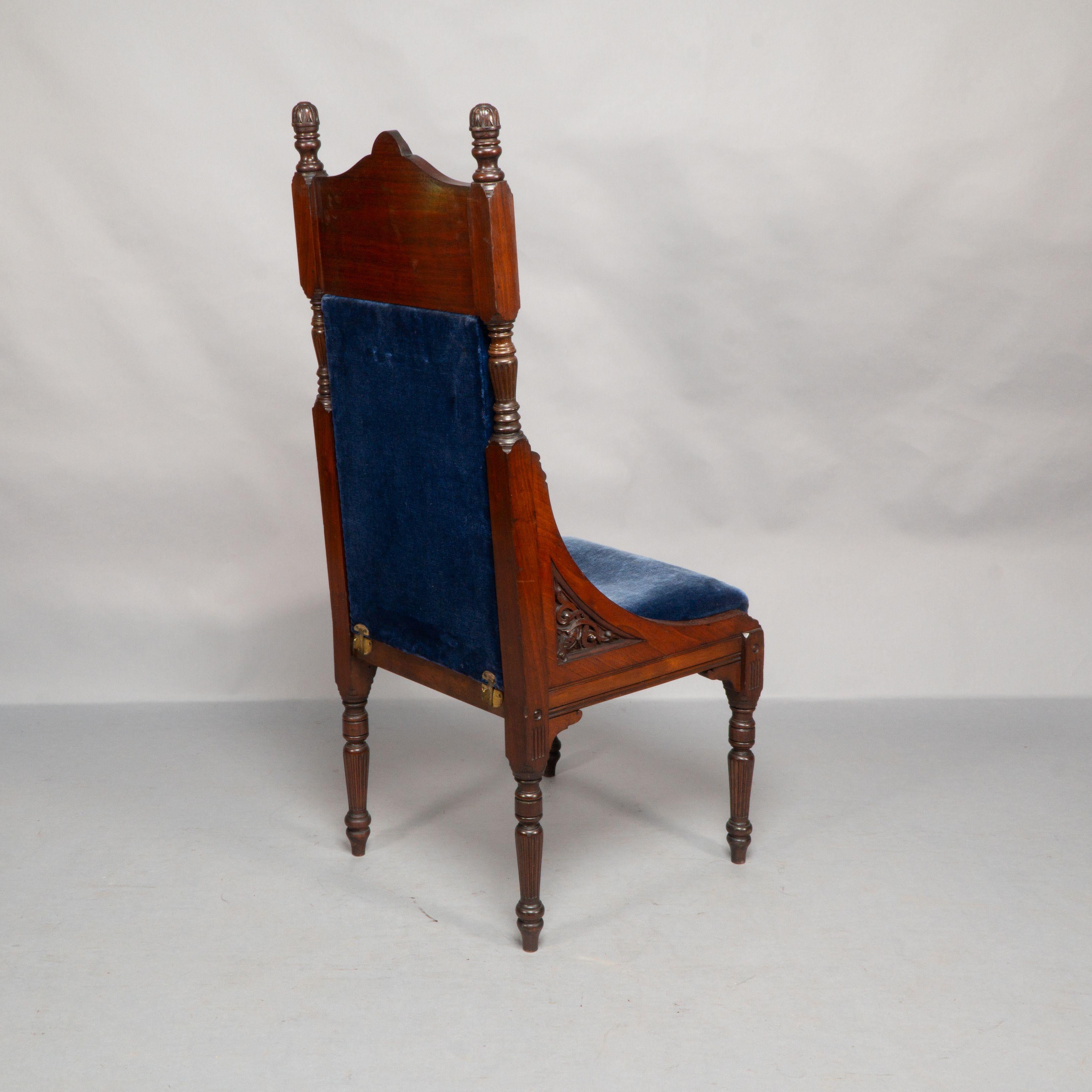 Bruce Talbert, attribué. Paire de chaises à dossier de style Aesthetic Movement en vente 6