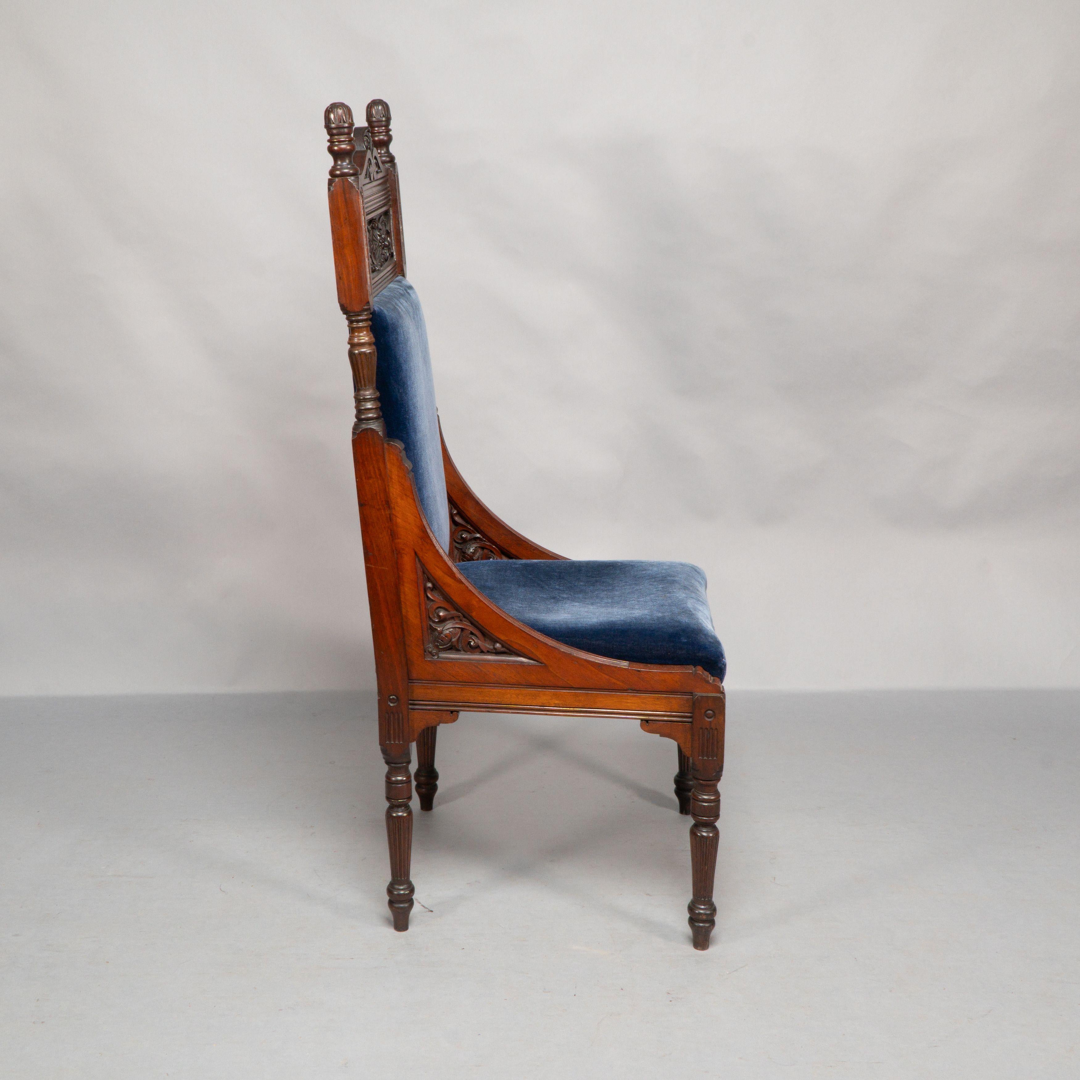 Bruce Talbert, attribué. Paire de chaises à dossier de style Aesthetic Movement en vente 7