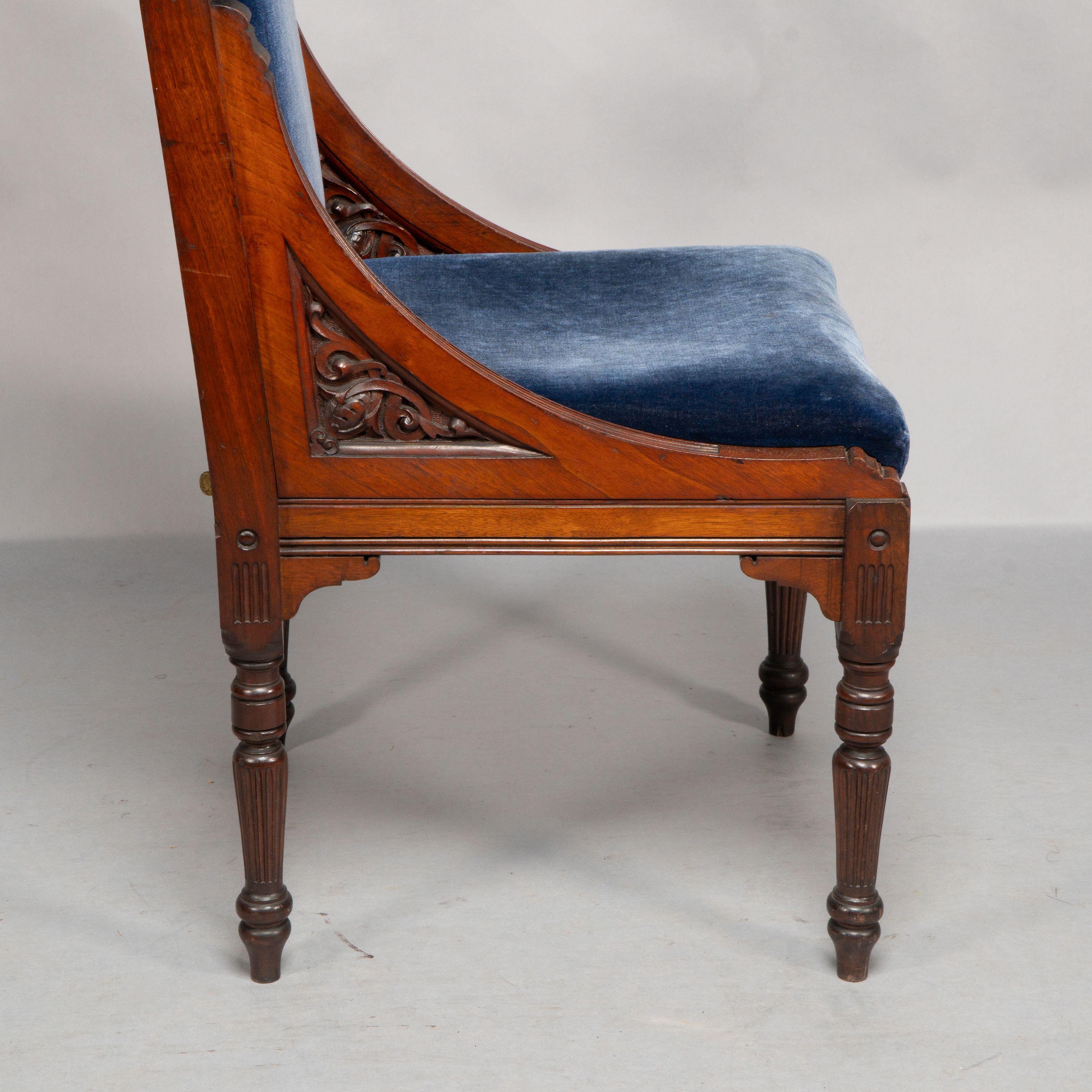 Bruce Talbert, attribué. Paire de chaises à dossier de style Aesthetic Movement en vente 10