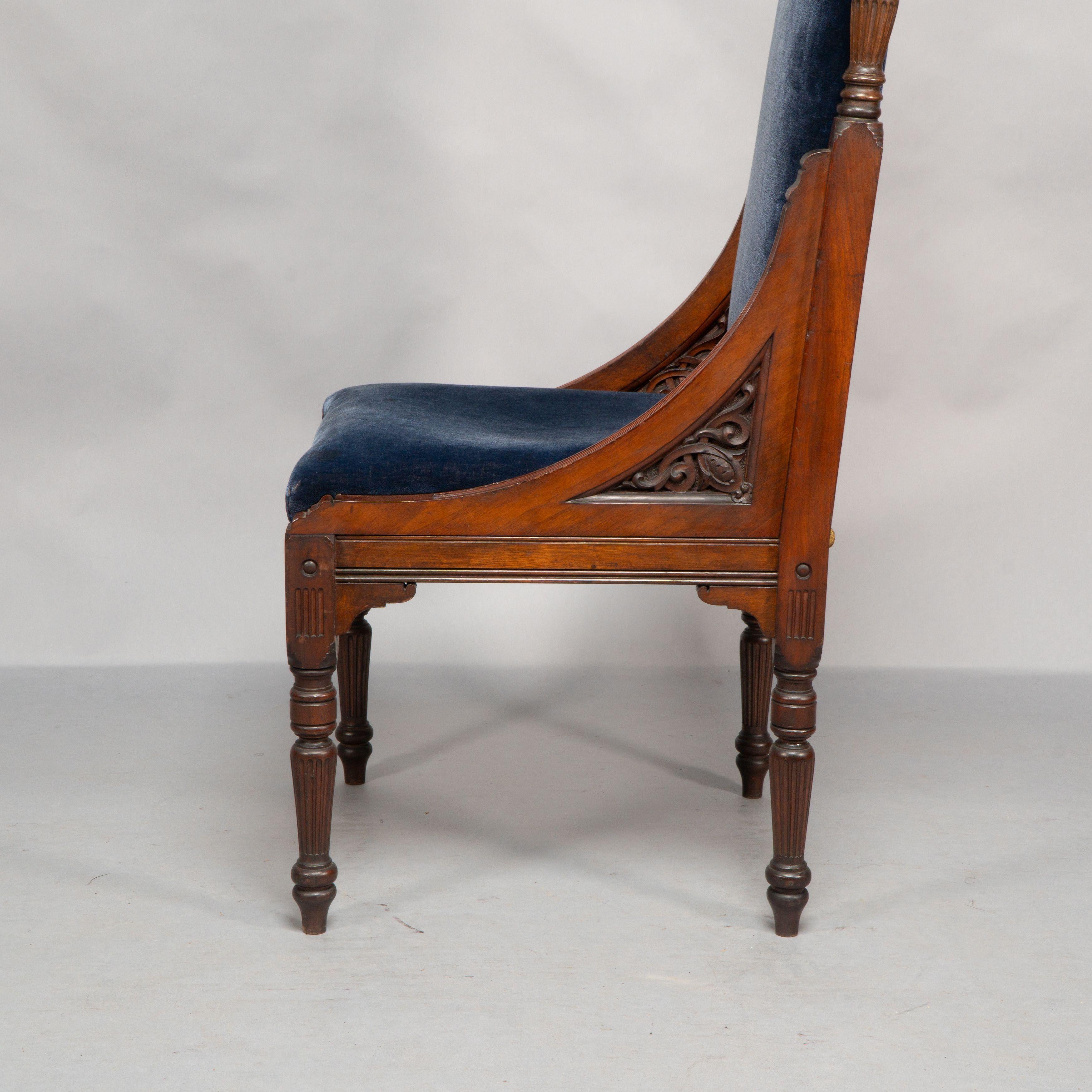 Bruce Talbert, attribué. Paire de chaises à dossier de style Aesthetic Movement en vente 12